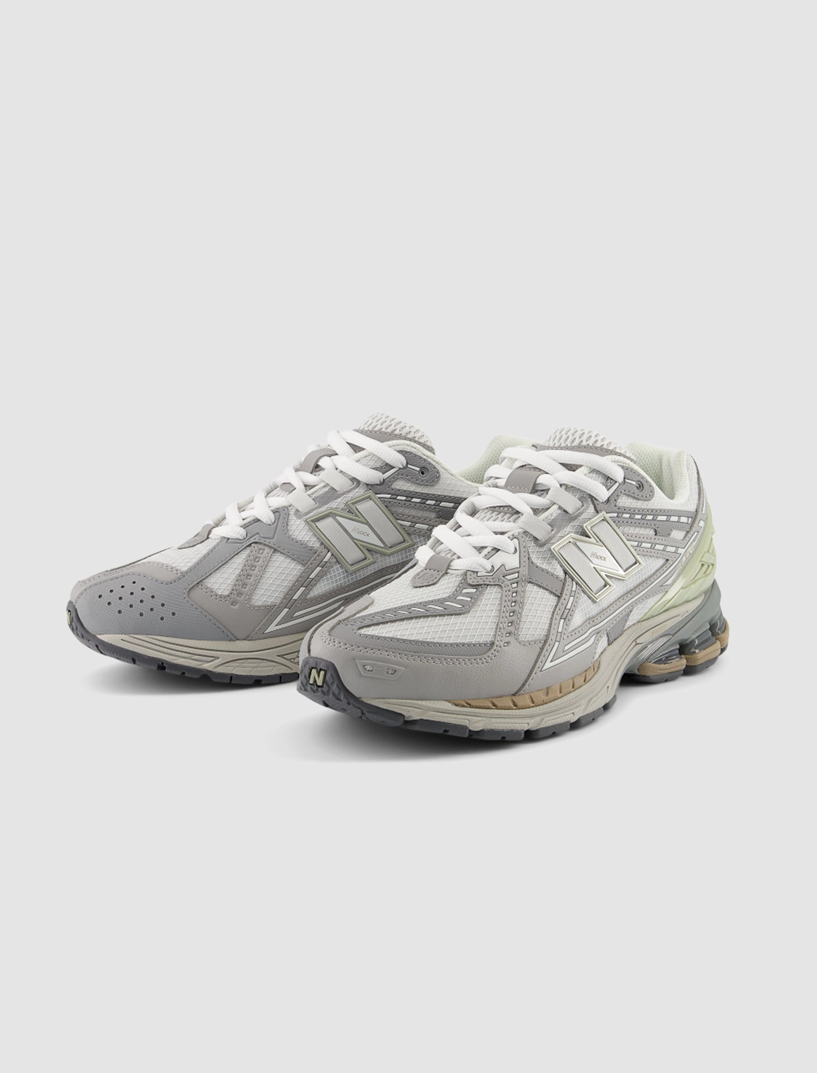 1906 "TEAM AWAY GREY" Nike Air Max 1