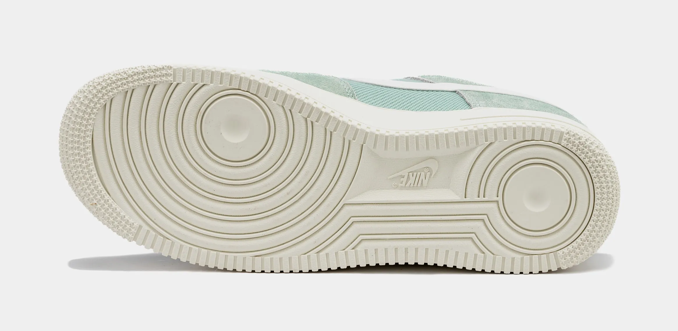 Air Force 1 '07 LV8 Enamel Green Mens Lifestyle Shoes (Enamel Green) Nike Max 95 versions