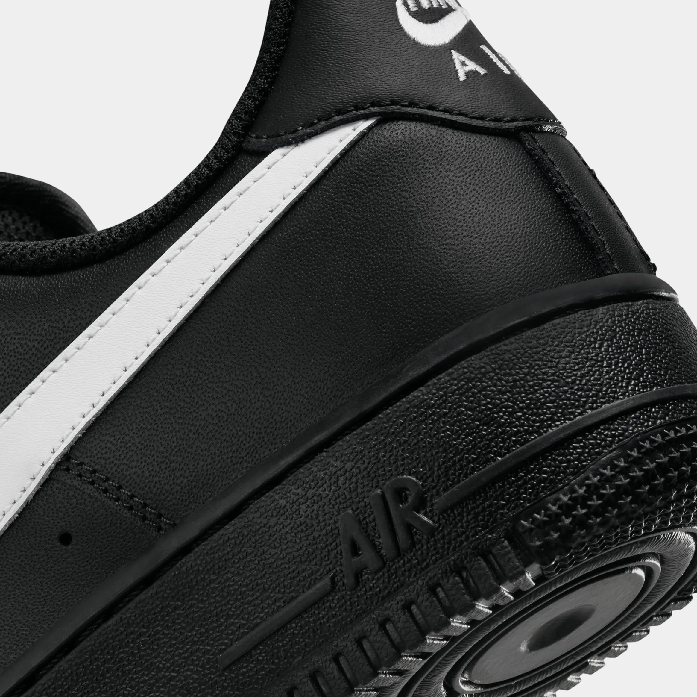 Air Force 1 '07 LV8 Mens Lifestyle Shoes (Black/White) Nike Max 95 versions