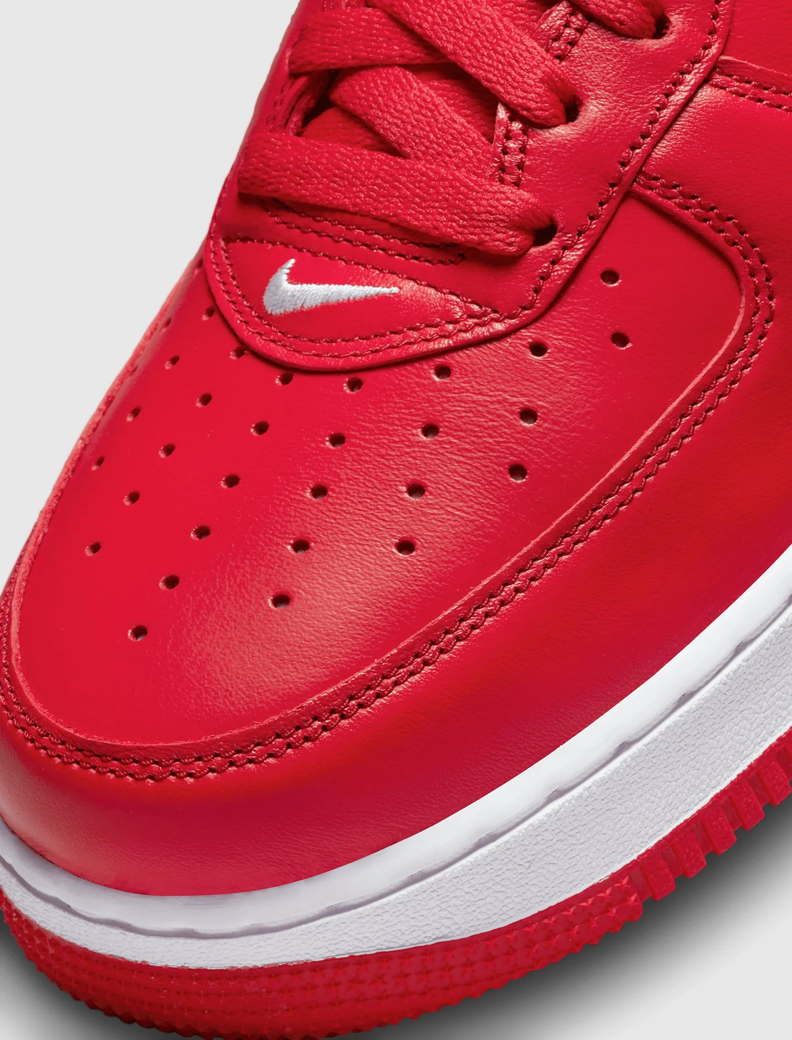 AIR FORCE 1 LOW RETRO COLOR OF THE MONTH "UNIVERSITY RED/WHITE" Nike sports sneakers