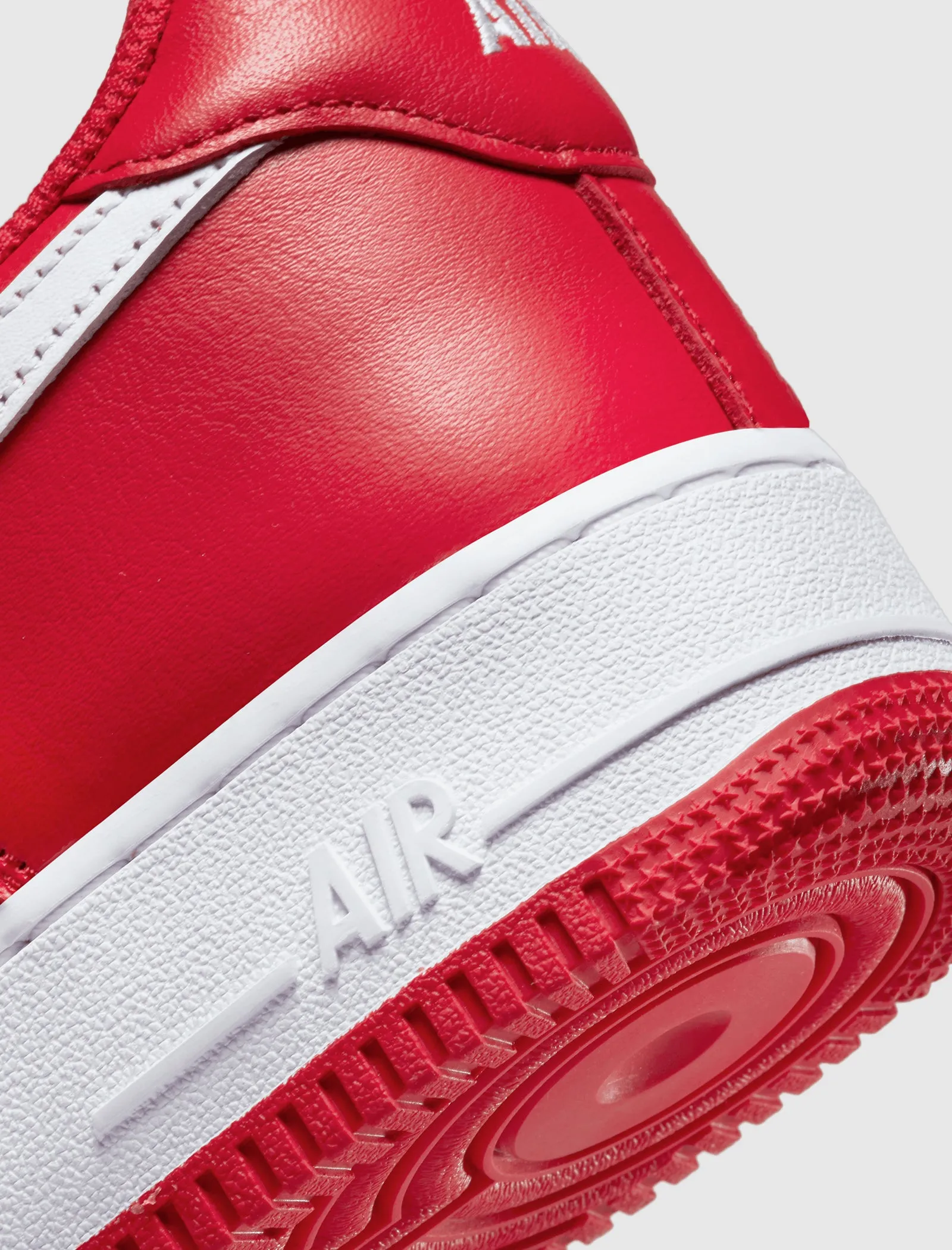 AIR FORCE 1 LOW RETRO COLOR OF THE MONTH "UNIVERSITY RED/WHITE" Nike sports sneakers