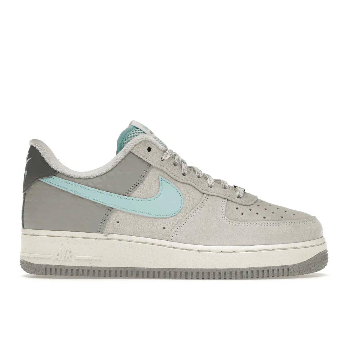 Air Force 1 Low Snowflake Nike Air Force 1 heritage shoes for everyday wear