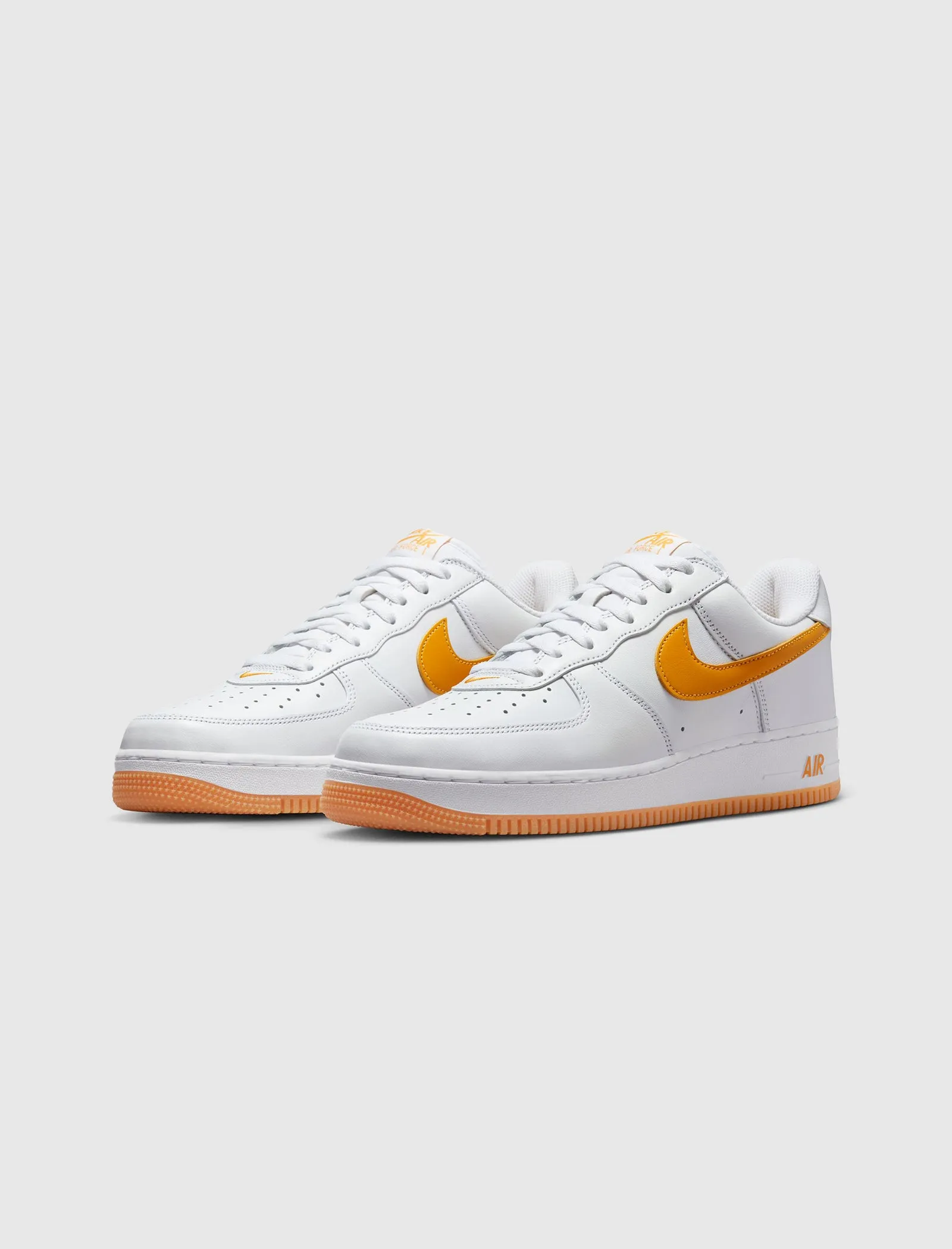 AIR FORCE 1 LOW WATERPROOF "UNIVERSITY GOLD" Nike sports sneakers