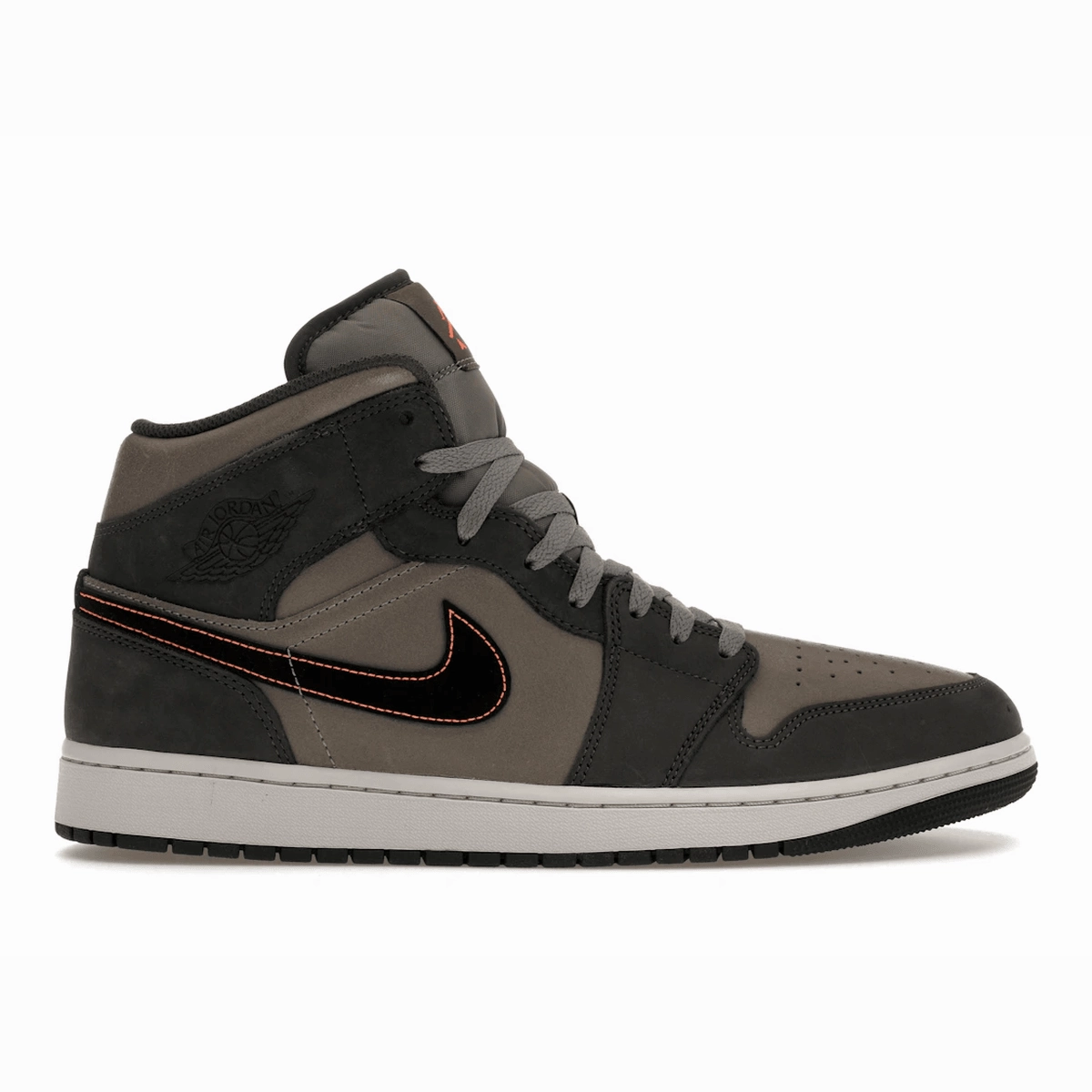 Air Air Jordan 1 Mid SE Night Stadium Air Jordan 1 Mid sneakers with bold retro vibes
