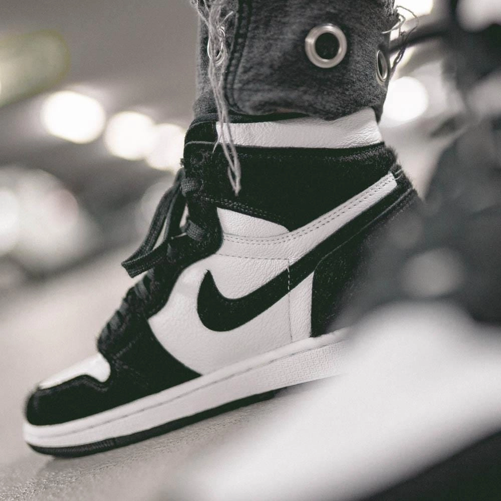 Air Jordan 1 Black White Womens Air Jordan 1 vintage style sneakers