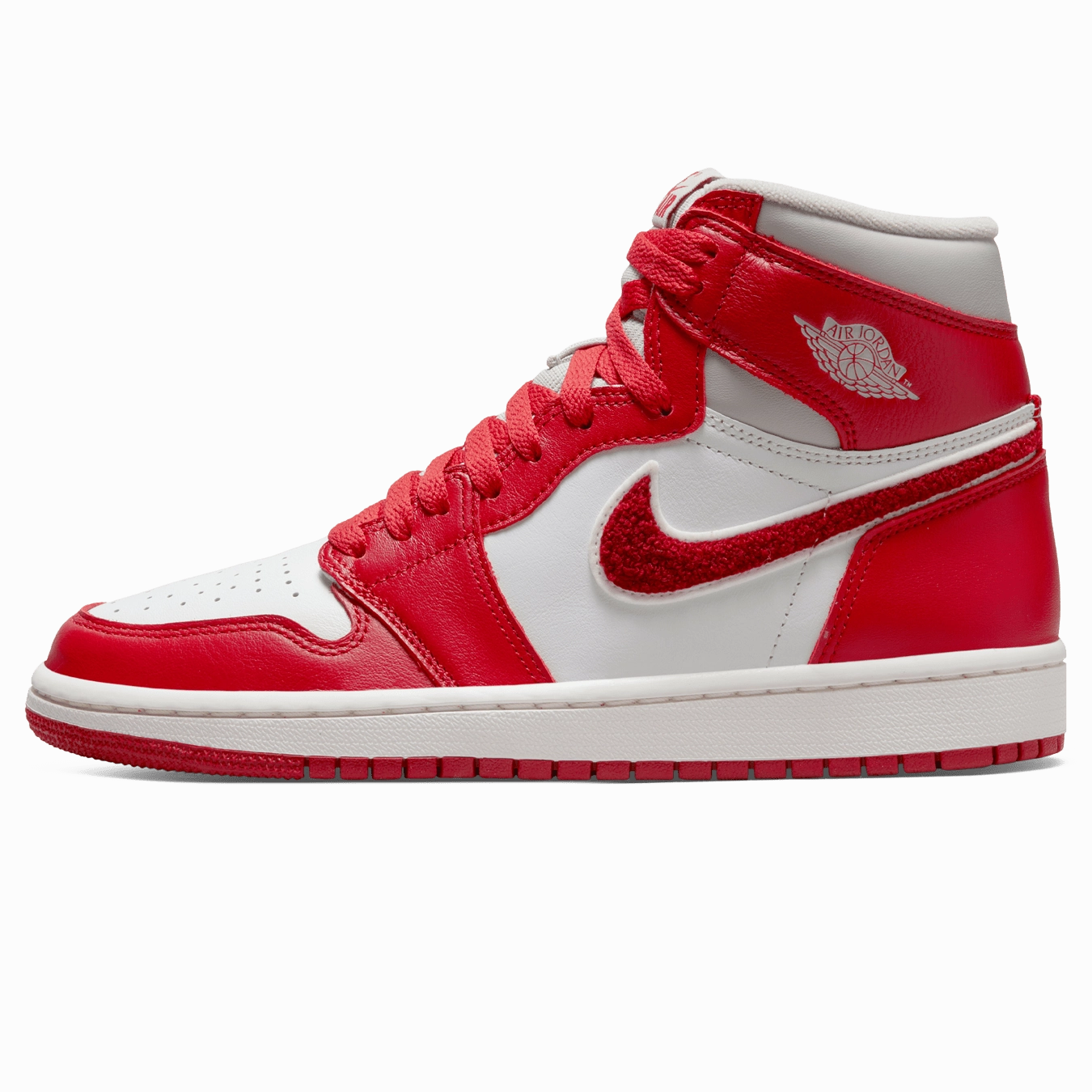 Air Jordan 1 High OG Wmns 'Newstalgia Chenille' Air Jordan 1 sneakers with heritage court style