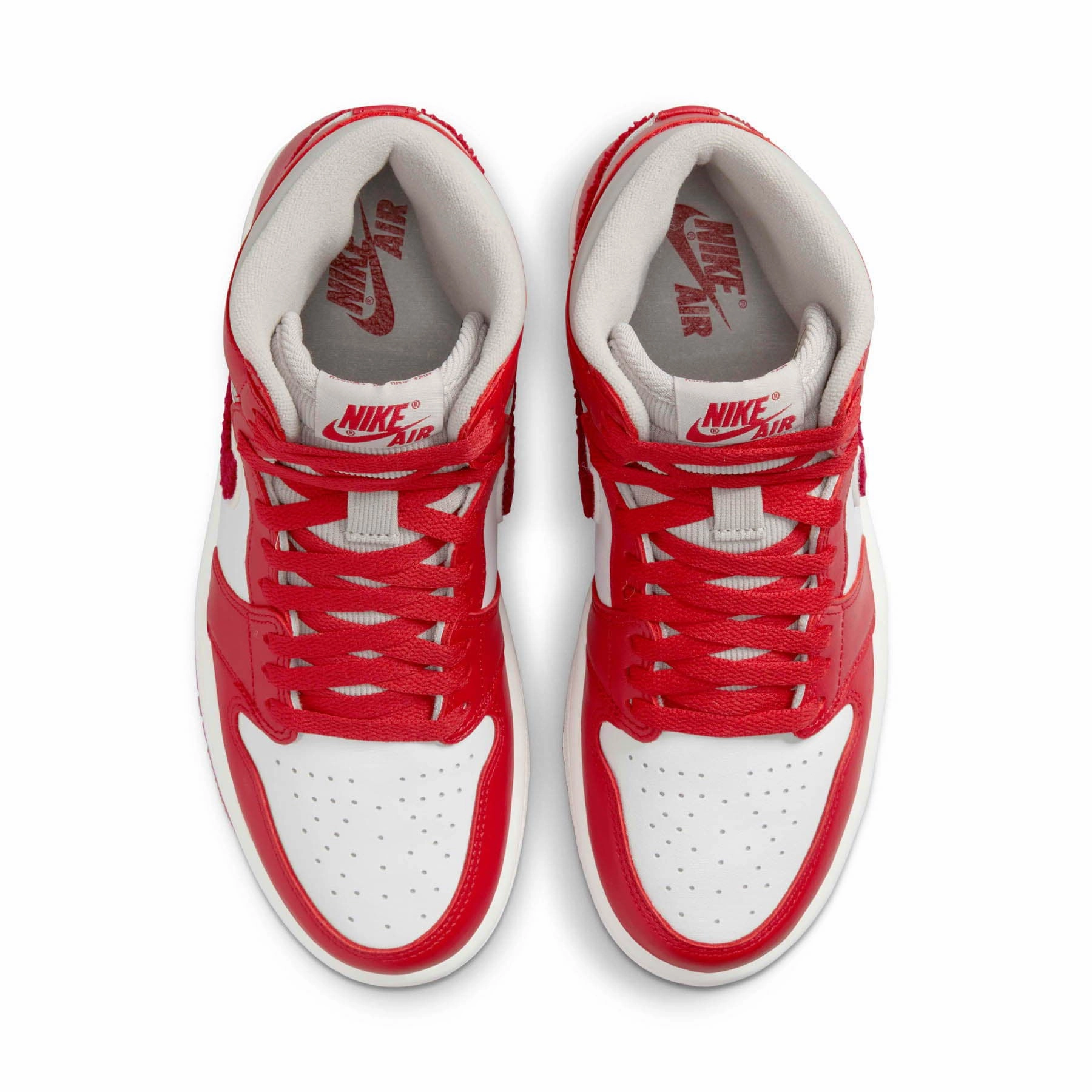 Air Jordan 1 High OG Wmns 'Newstalgia Chenille' Air Jordan 1 classic sneakers