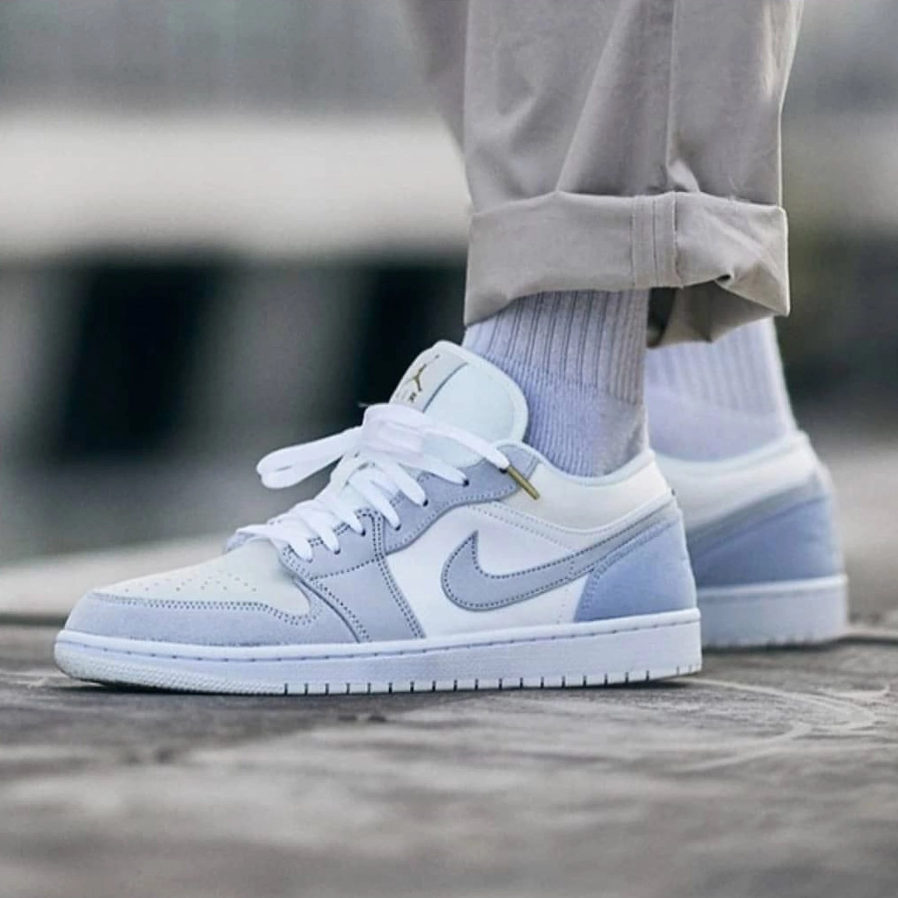 Air Jordan 1 Low 'Paris' Air Jordan 1 vintage style sneakers