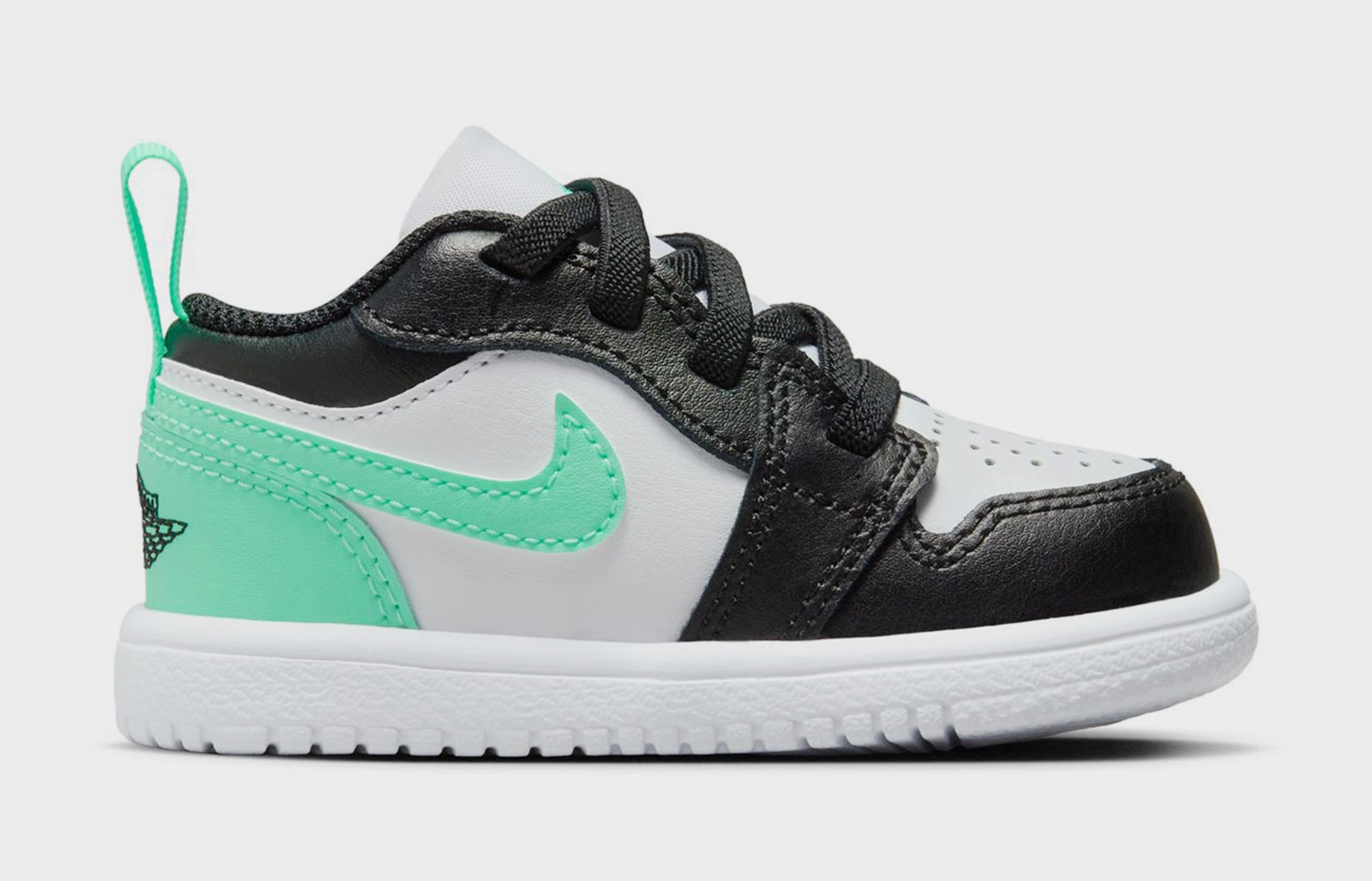Air Jordan 1 Low Alt Infant Toddler Lifestyle Shoes (White/Green Glow/Black) Air Jordan 1 classic shoes for streetwear looks