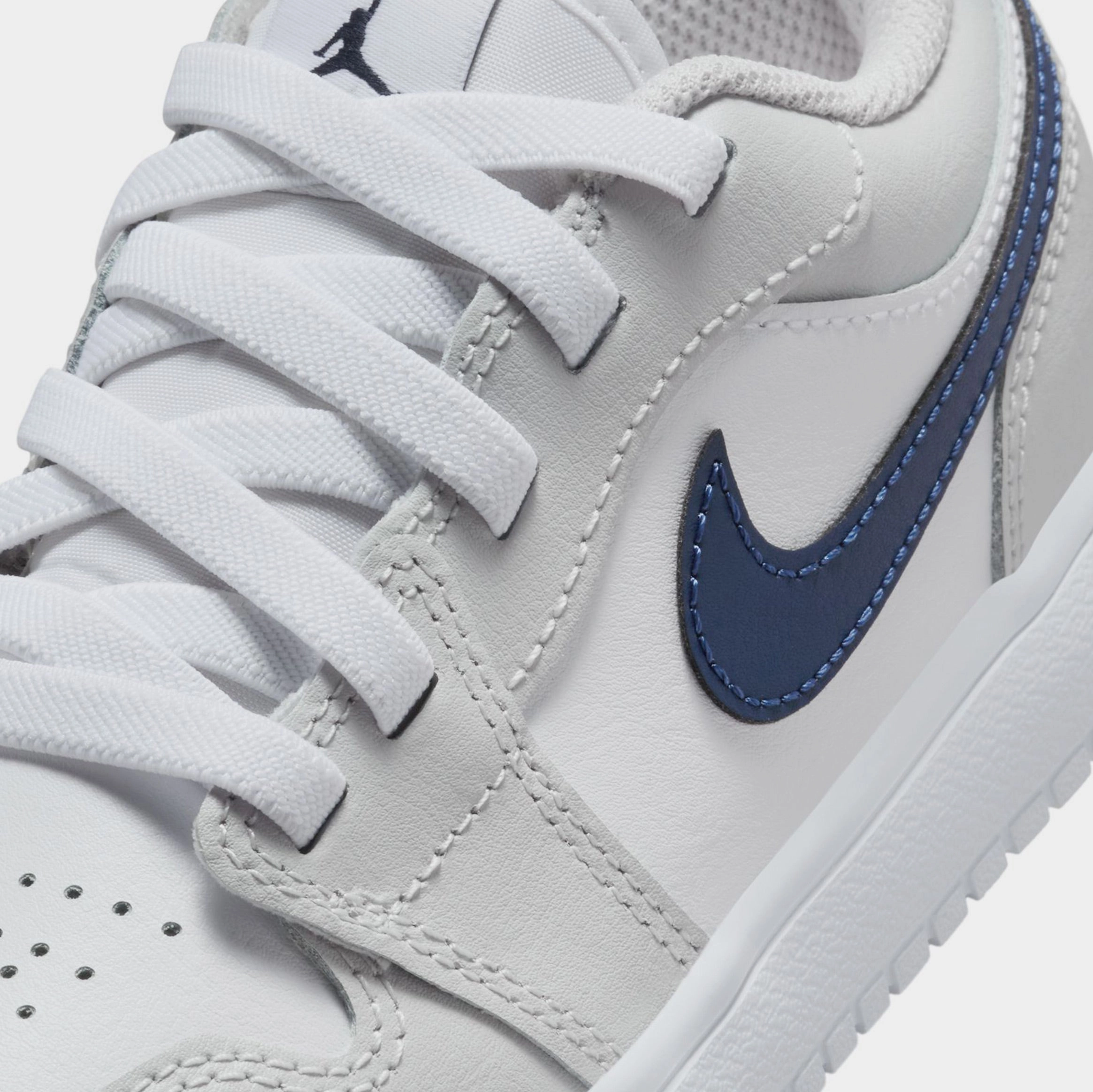Air Jordan 1 Low ALT Preschool Basketball Shoes (White/Midnight Navy/Neutral Grey) Air Jordan 1 original design shoes