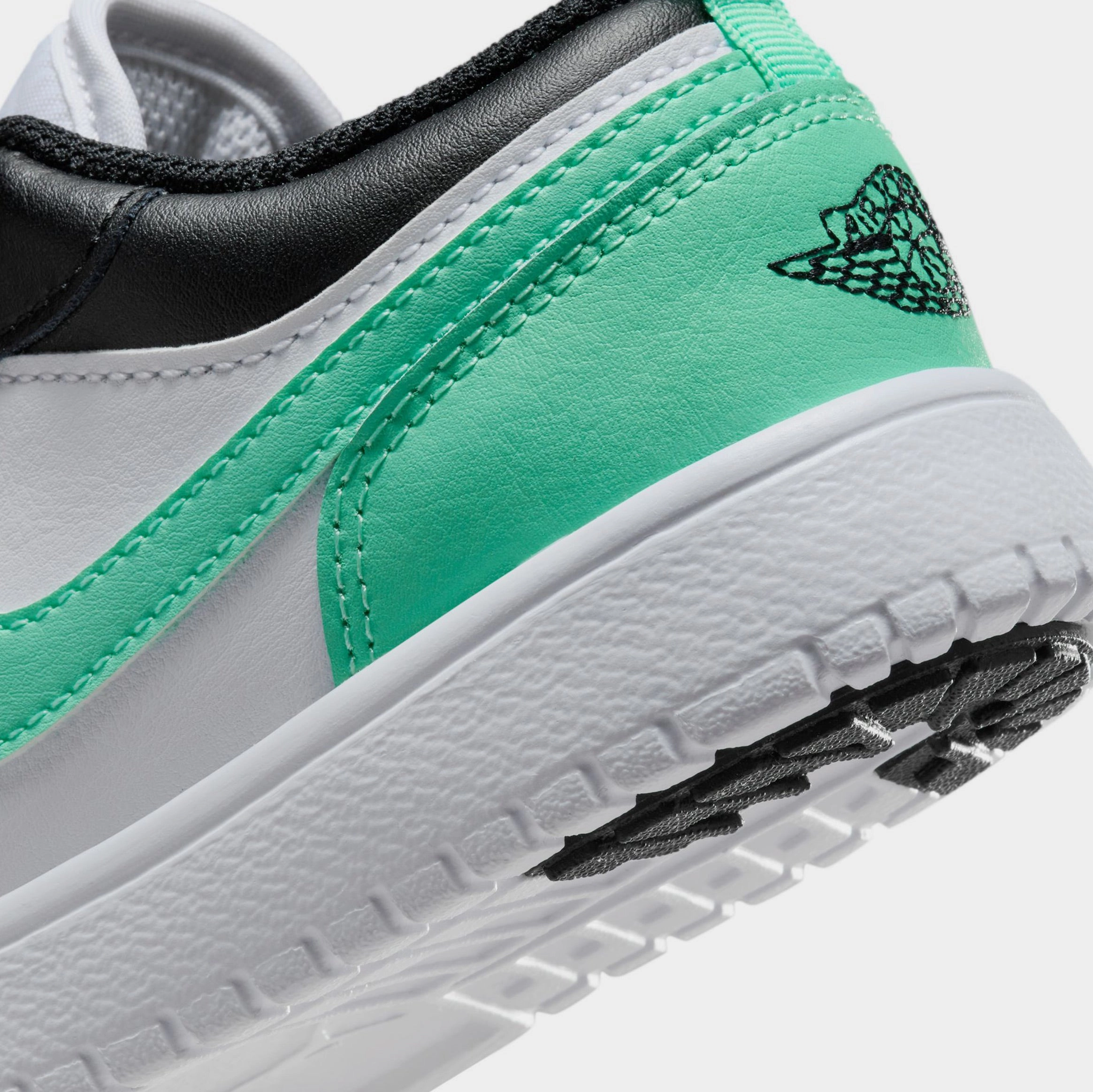 Air Jordan 1 Low Alt Preschool Lifestyle Shoes (White/Green Glow/Black) Air Jordan 1 original design shoes