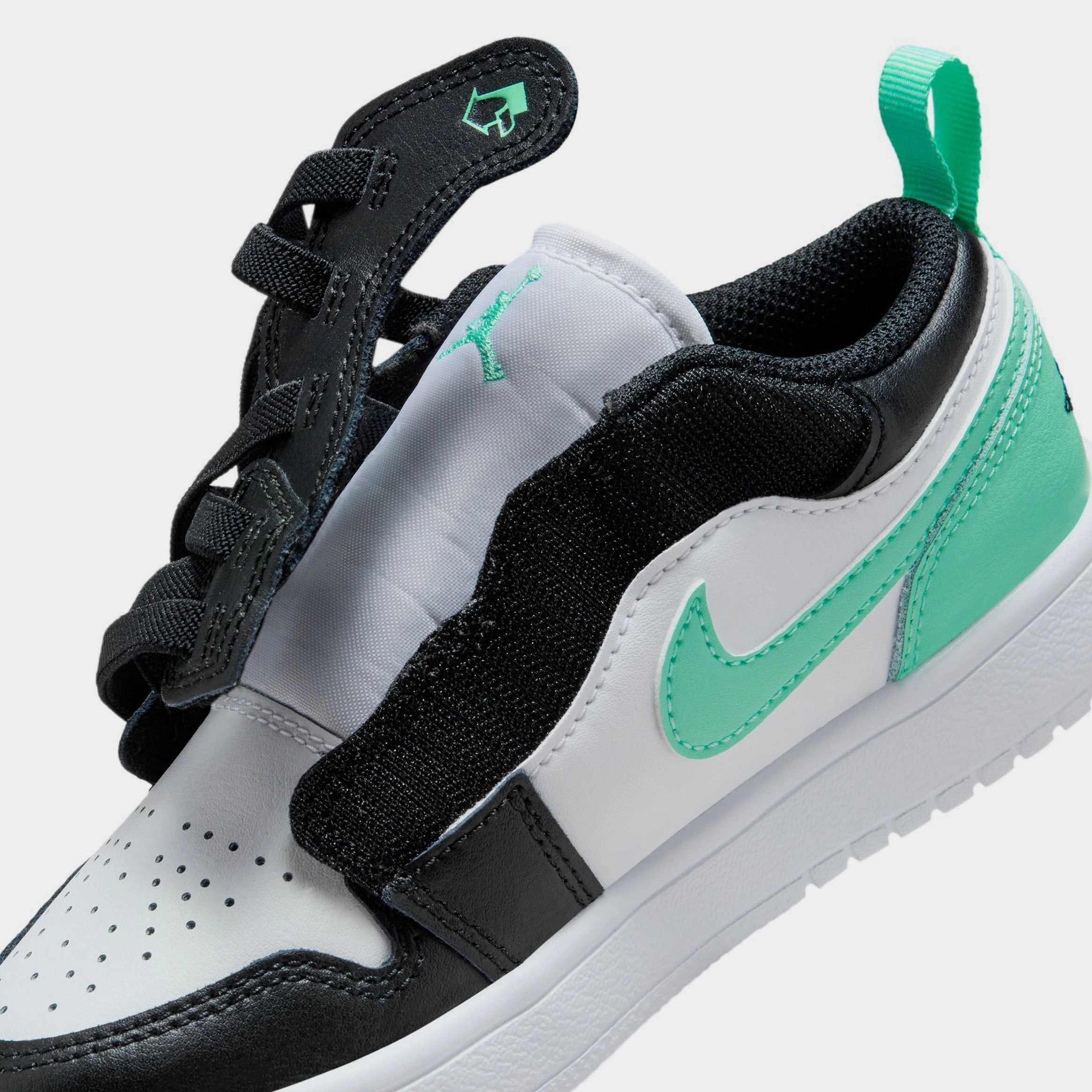 Air Jordan 1 Low Alt Preschool Lifestyle Shoes (White/Green Glow/Black) Air Jordan 1 original design shoes
