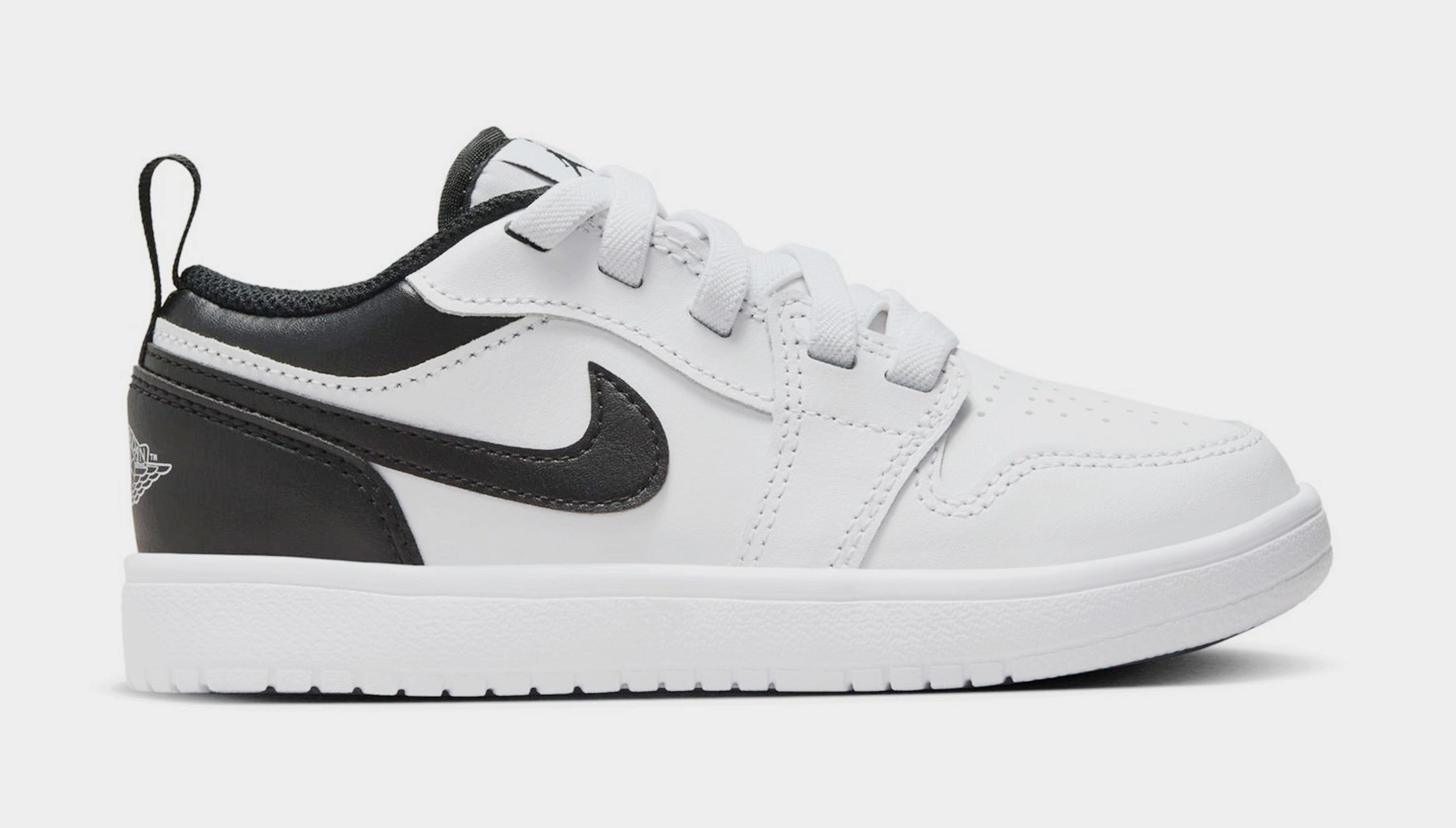 Air Jordan 1 Low Alt Preschool Lifestyle Shoes (White/White/Black) Air Jordan 1 classic shoes for streetwear looks