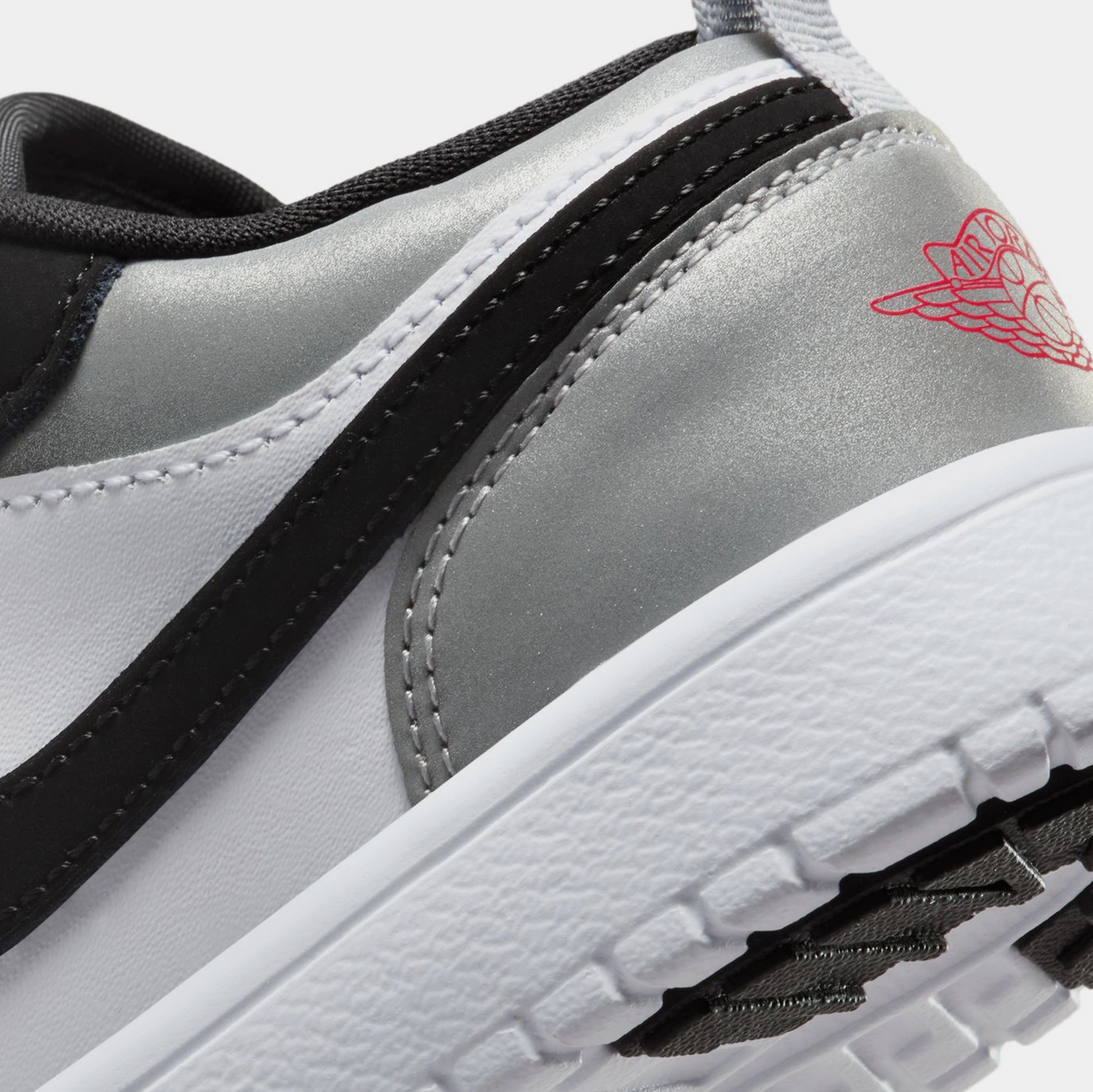 Air Jordan 1 Low Alt SE Preschool Basketball Shoes (White/Fire Red/Black/Matte Silver) Air Jordan 1 original design shoes