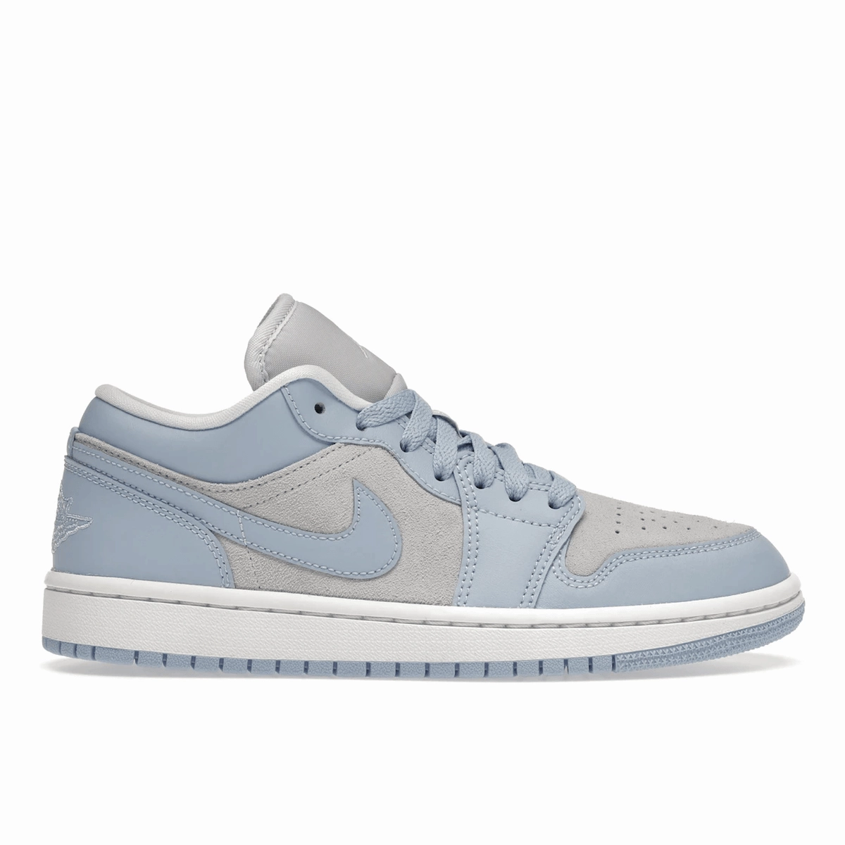 Air Jordan 1 Low Football Gray Aluminum Air Jordan 1 Low shoes with sleek lifestyle appeal