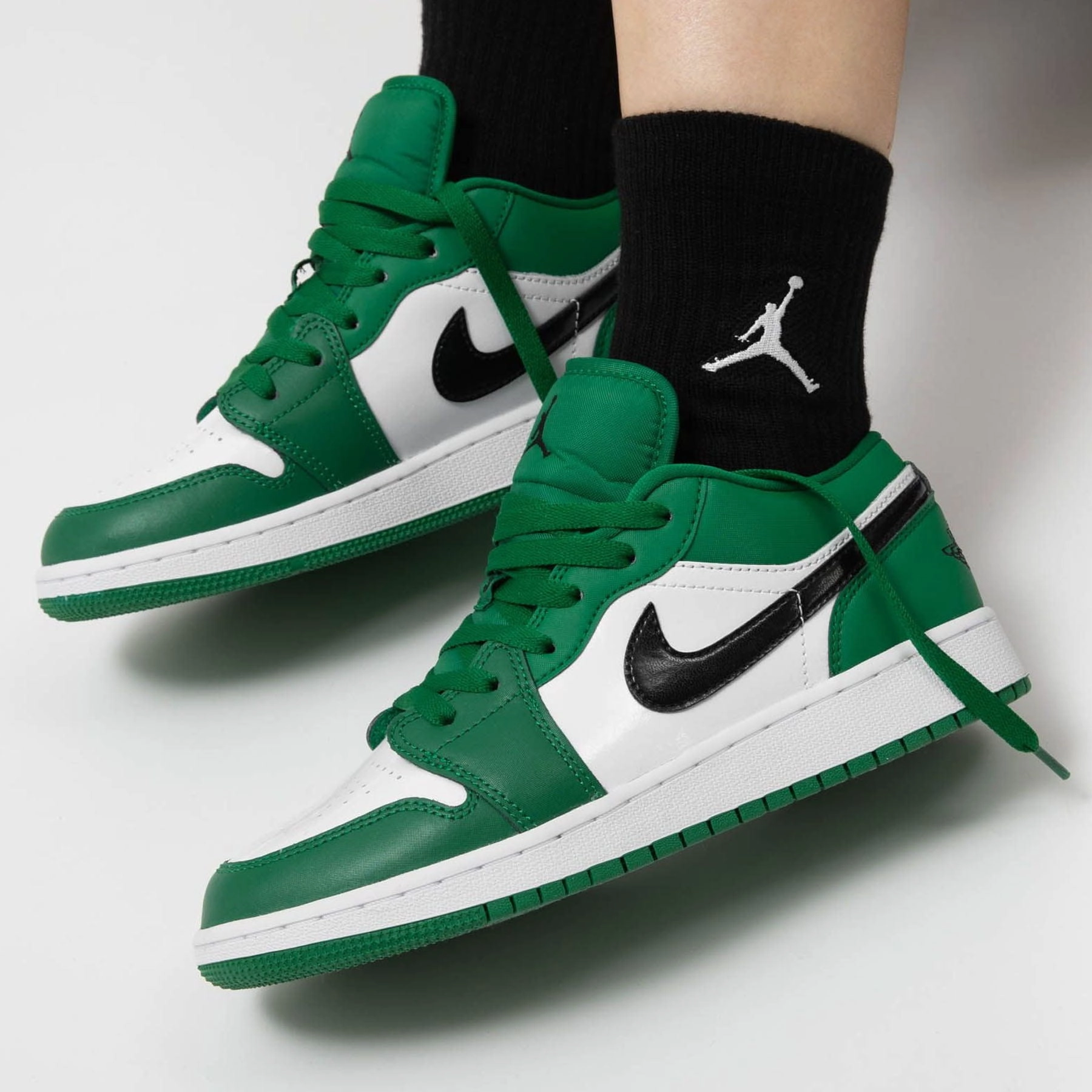 Air Jordan 1 Low GS 'Pine Green' Air Jordan 1 Low lifestyle shoes