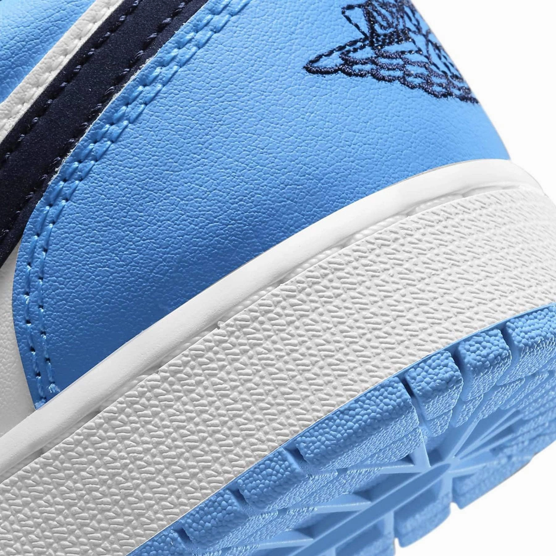 Air Jordan 1 Low GS 'UNC' Air Jordan 1 Low lifestyle shoes