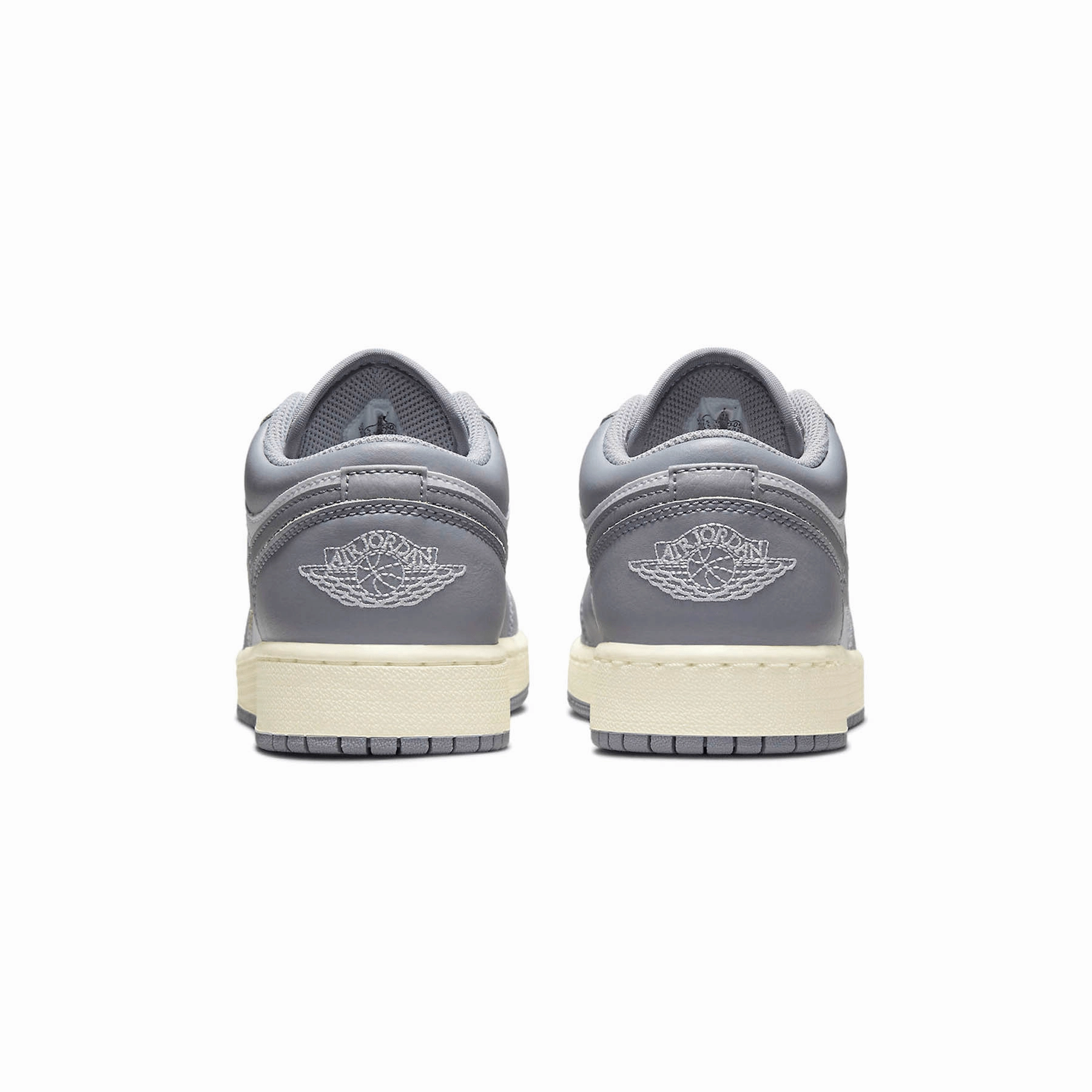 Air Jordan 1 Low GS 'Vintage Grey' Air Jordan 1 vintage style sneakers