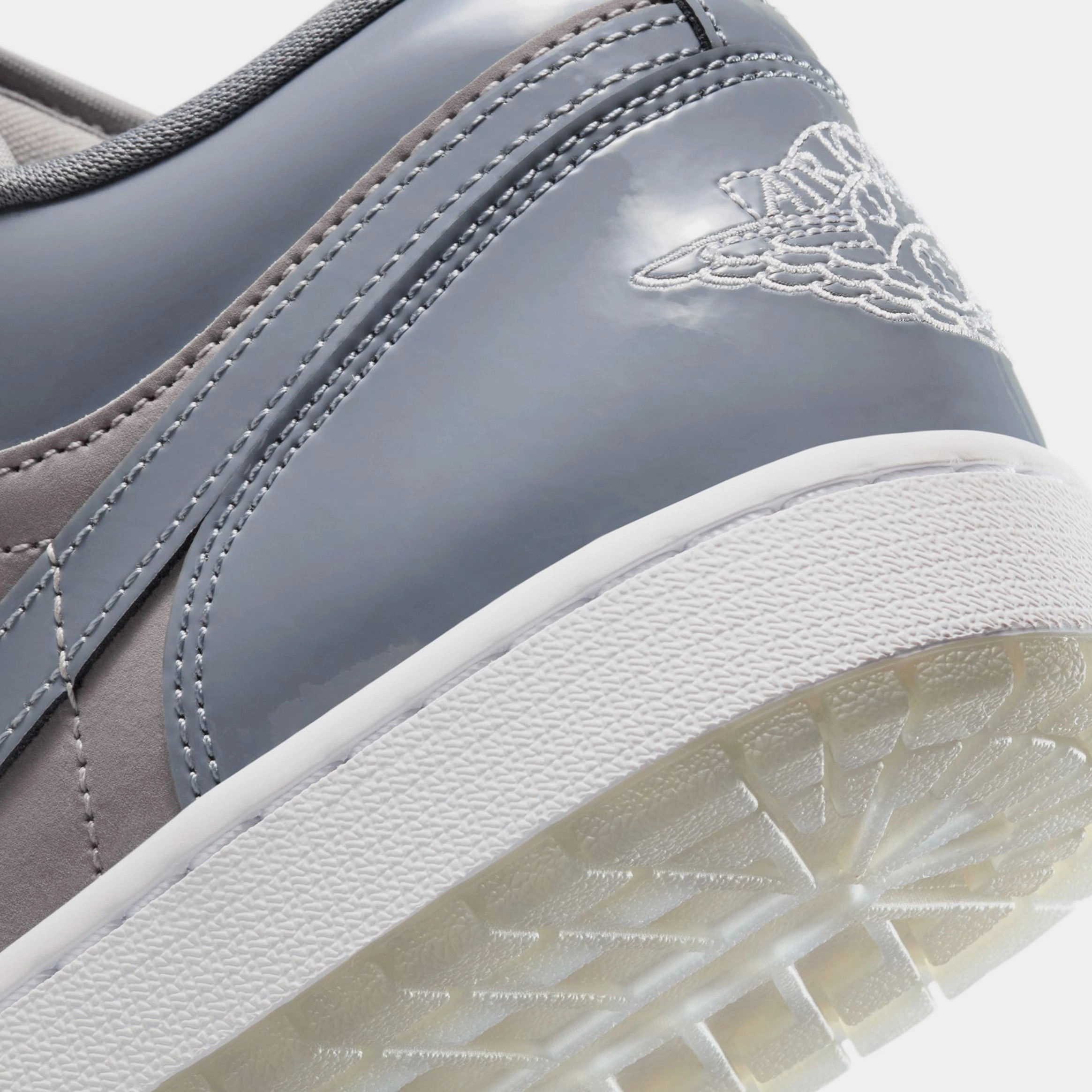 Air Jordan 1 Low Medium Grey Cool Mens Lifestyle Shoes (Medium Grey/White/Cool Grey) Air Jordan 1 original design shoes
