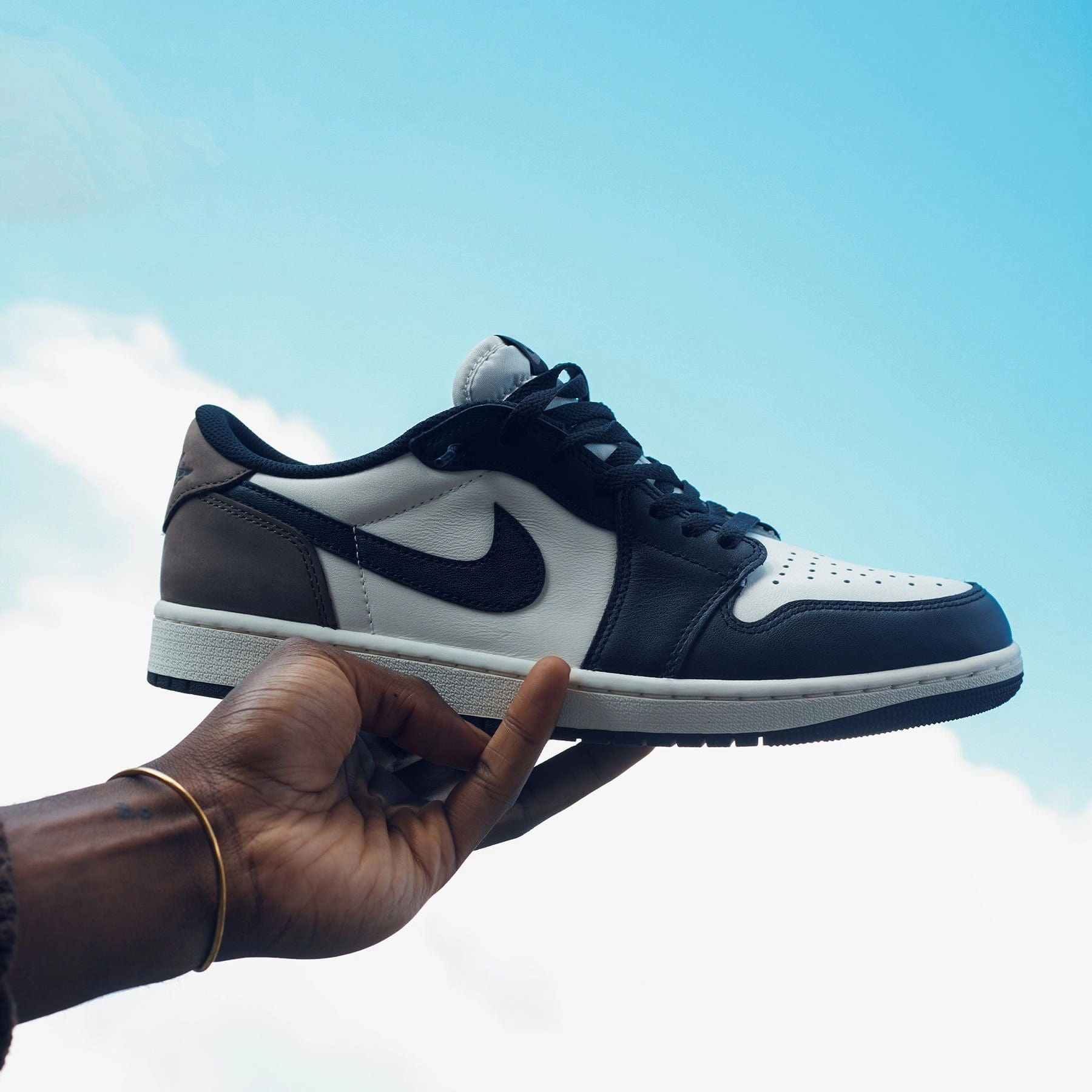 Air Jordan 1 Low OG 'Mocha' Air Jordan 1 vintage style sneakers