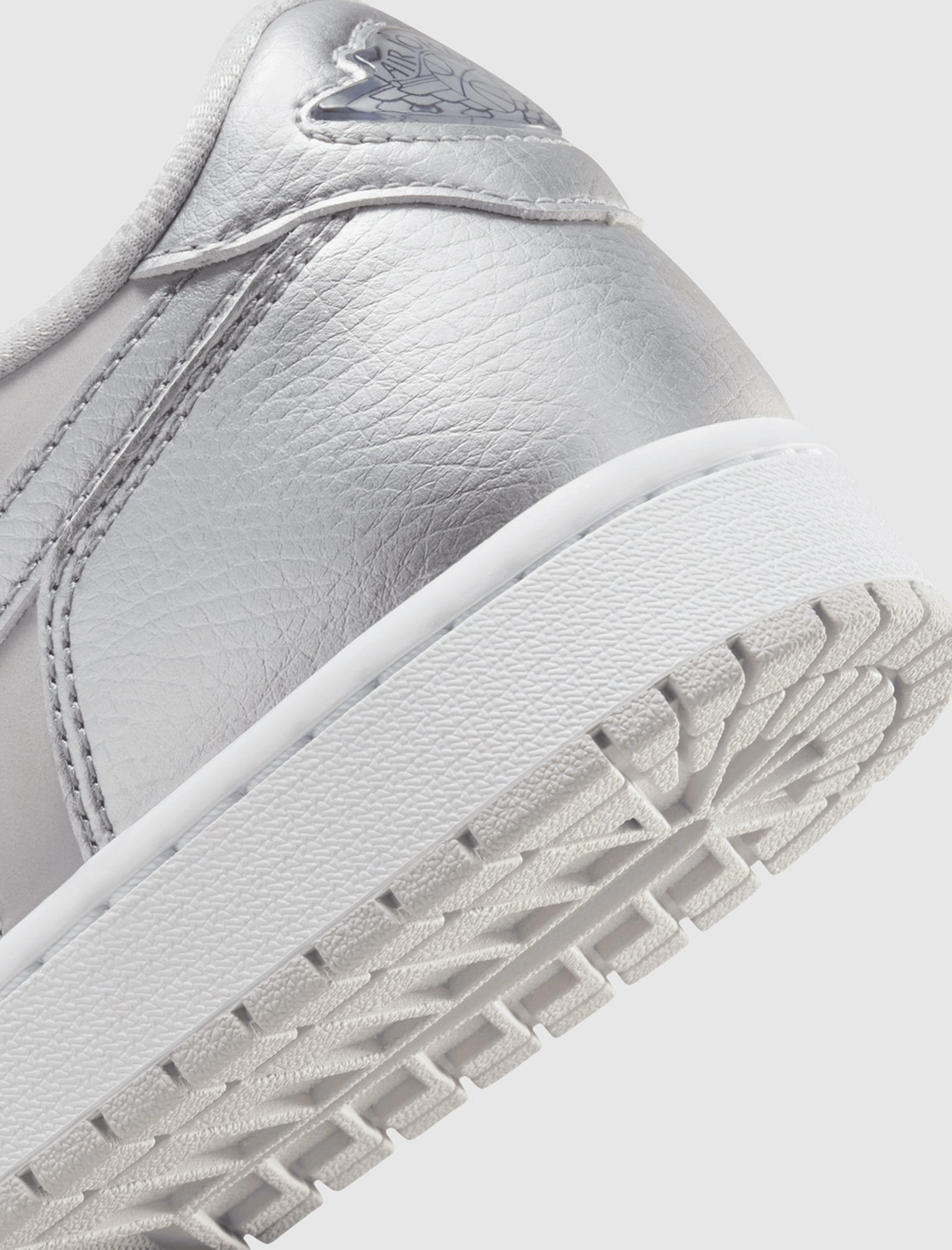 AIR JORDAN 1 LOW OG "METALLIC SILVER" Retro basketball lifestyle shoes