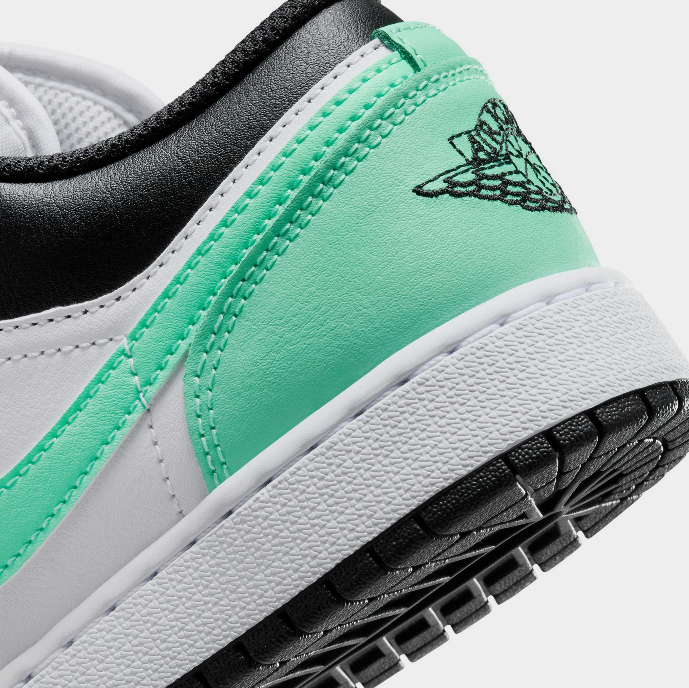 Air Jordan 1 Low Retro Glow Green Grade School Lifestyle Shoes (Glow Green/Black) Air Jordan 1 original design shoes