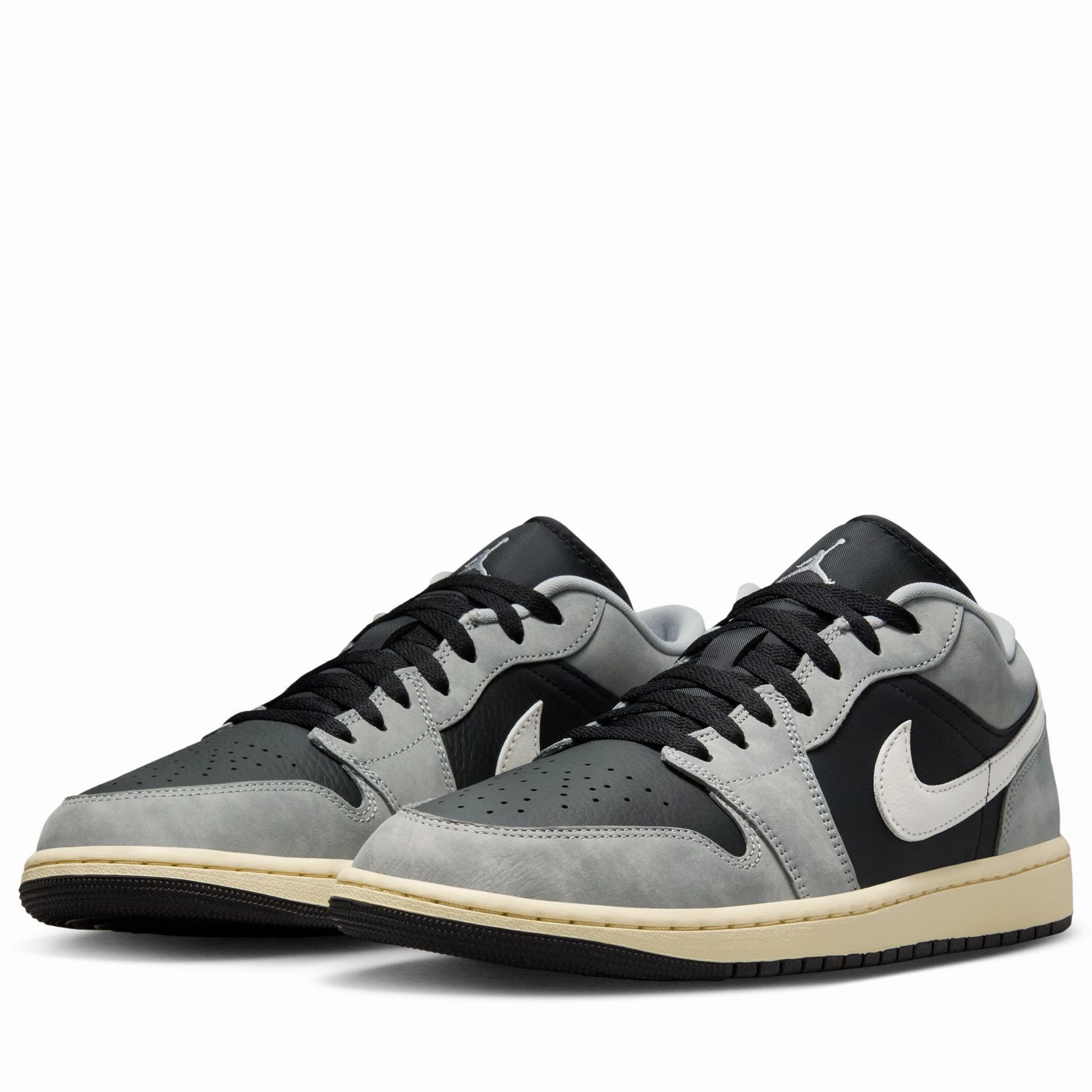 Air Jordan 1 Low SE - Light Smoke Grey/Black Air Jordan Basketball Shoes for Performance