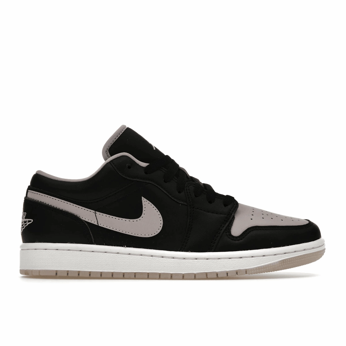 Air Jordan 1 Low SE Black Iced Lilac Air Jordan 1 Low shoes with sleek lifestyle appeal
