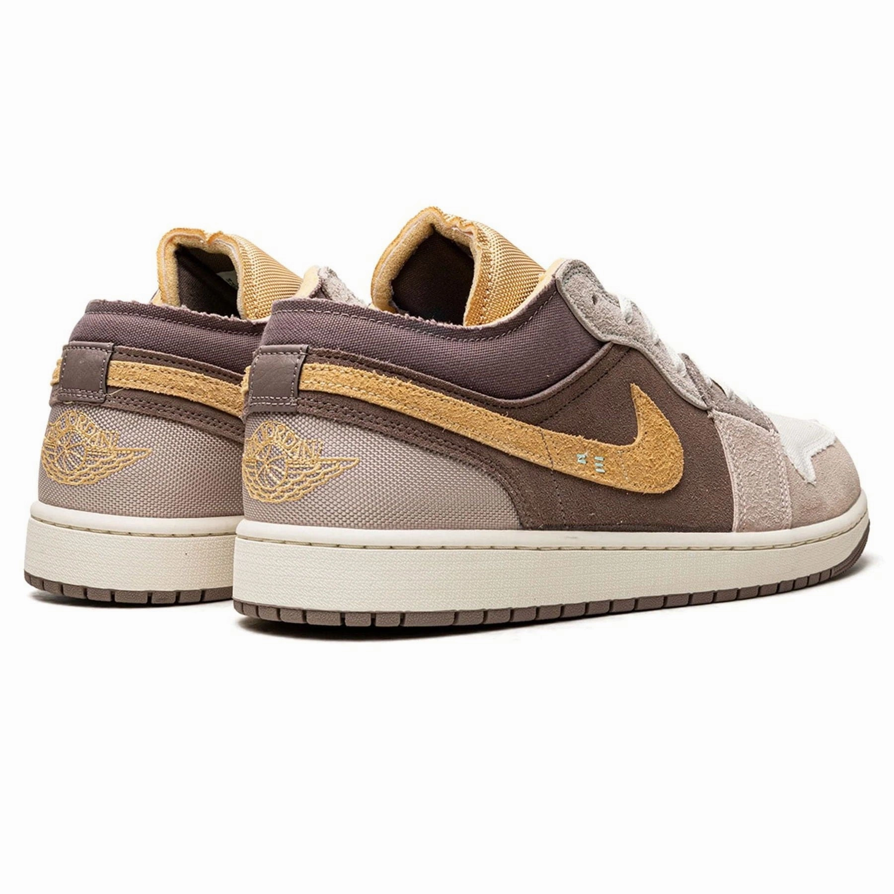 Air Jordan 1 Low SE Craft 'Inside Out - Taupe Haze' Air Jordan 1 classic sneakers