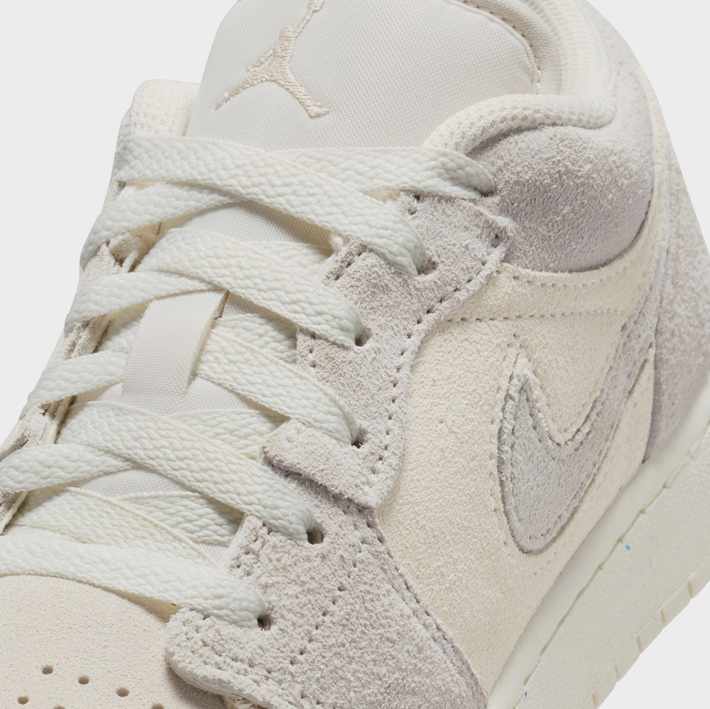 Air Jordan 1 Low SE Craft Grade School Lifestyle Shoes (Pale Ivory/Legend Light Brown/Sail) Air Jordan 1 original design shoes