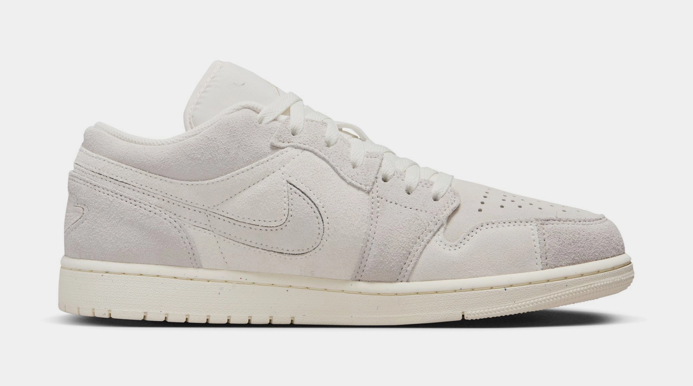 Air Jordan 1 Low SE Craft Mens Basketball Shoes (Pale Ivory/Sail/Legend Brown) Air Jordan 1 classic shoes for streetwear looks