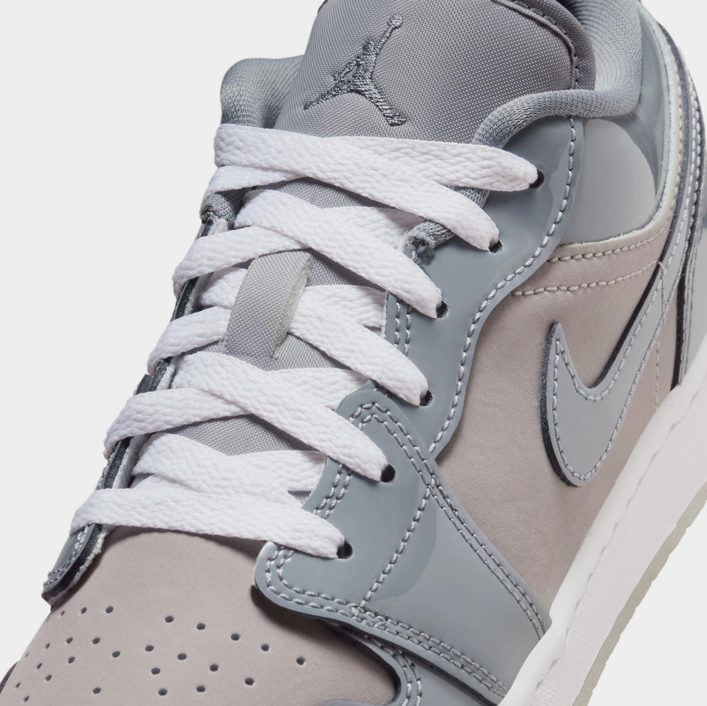 Air Jordan 1 Low SE Grade School Lifestyle Shoes (Grey/Taupe) Air Jordan 1 original design shoes