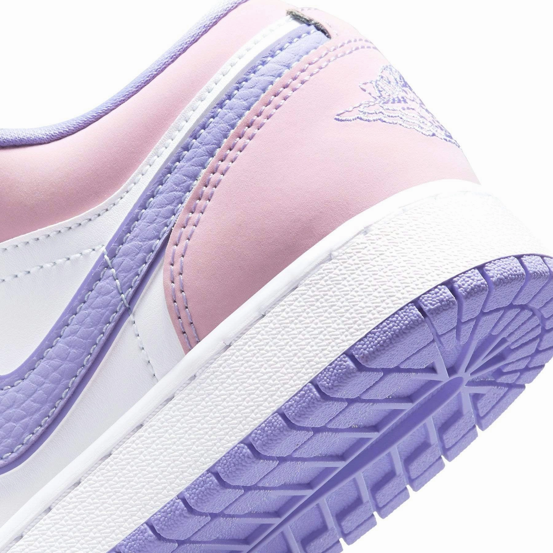 Air Jordan 1 Low SE GS 'Arctic Punch' Air Jordan 1 Low lifestyle shoes