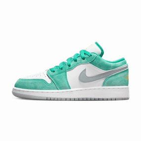 Air Jordan 1 Low SE GS 'New Emerald' Air Jordan 1 timeless sneakers for Jordan fans
