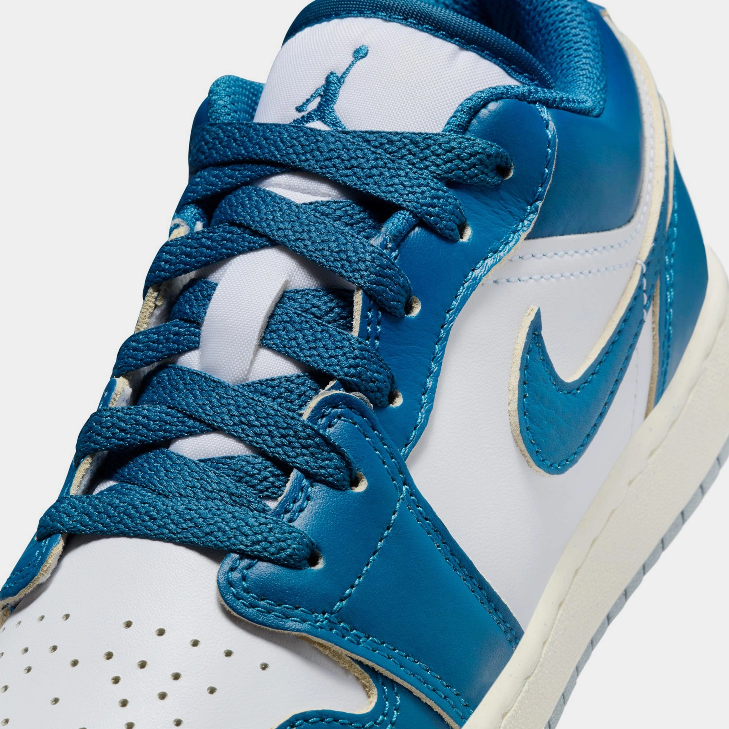Air Jordan 1 Low SE Industrial Blue Grade School Lifestyle Shoes (White/Blue Grey/Sail/Industrial Blue) Air Jordan 1 original design shoes