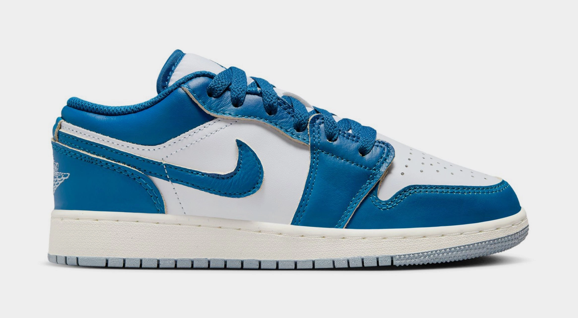 Air Jordan 1 Low SE Industrial Blue Grade School Lifestyle Shoes (White/Blue Grey/Sail/Industrial Blue) Air Jordan 1 classic shoes for streetwear looks