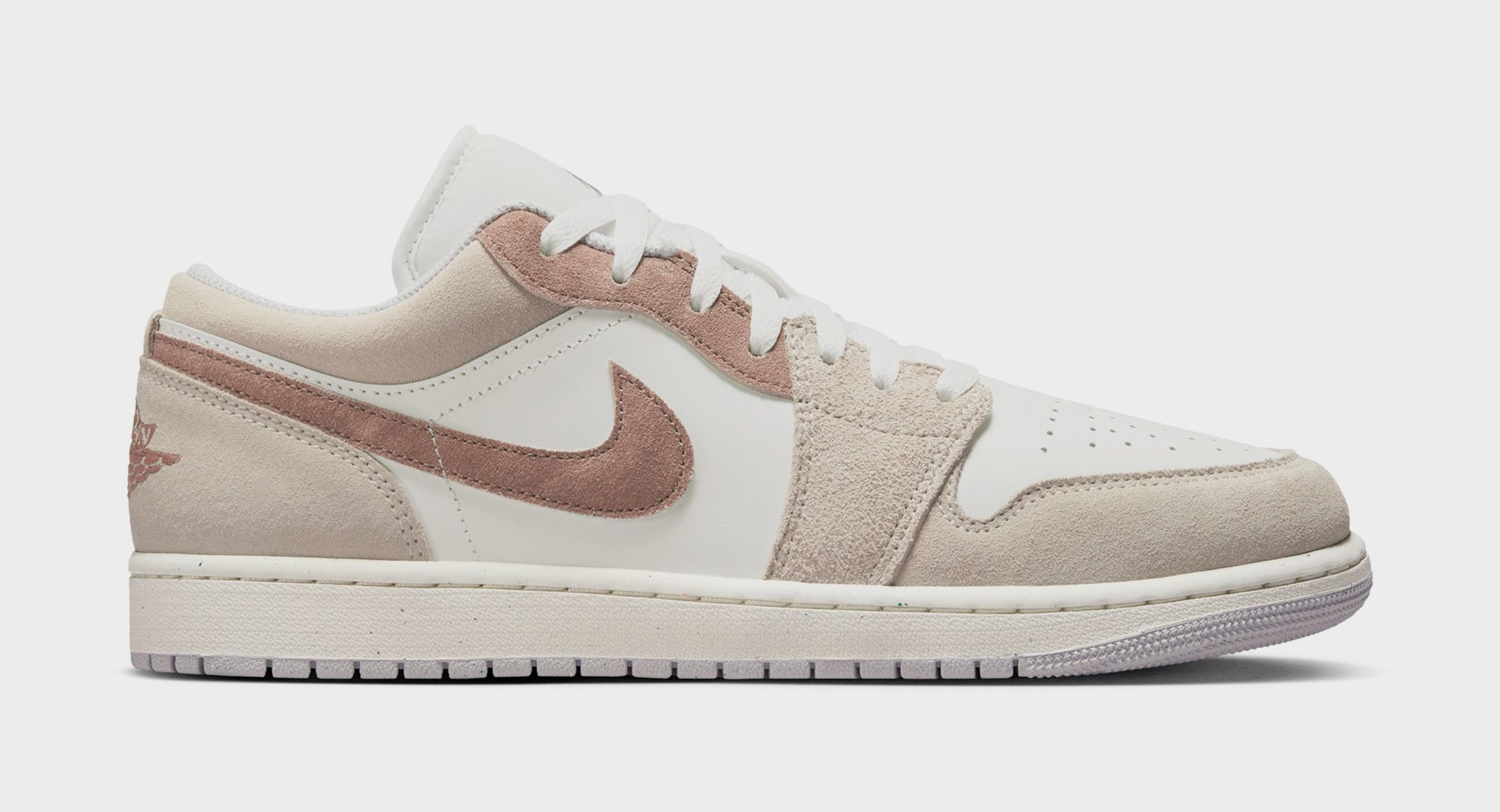 Air Jordan 1 Low SE Legend Light Brown Mens Lifestyle Shoes (Legend Light Brown/Sail/Neutral Grey/Archaeo Brown) Air Jordan 1 classic shoes for streetwear looks