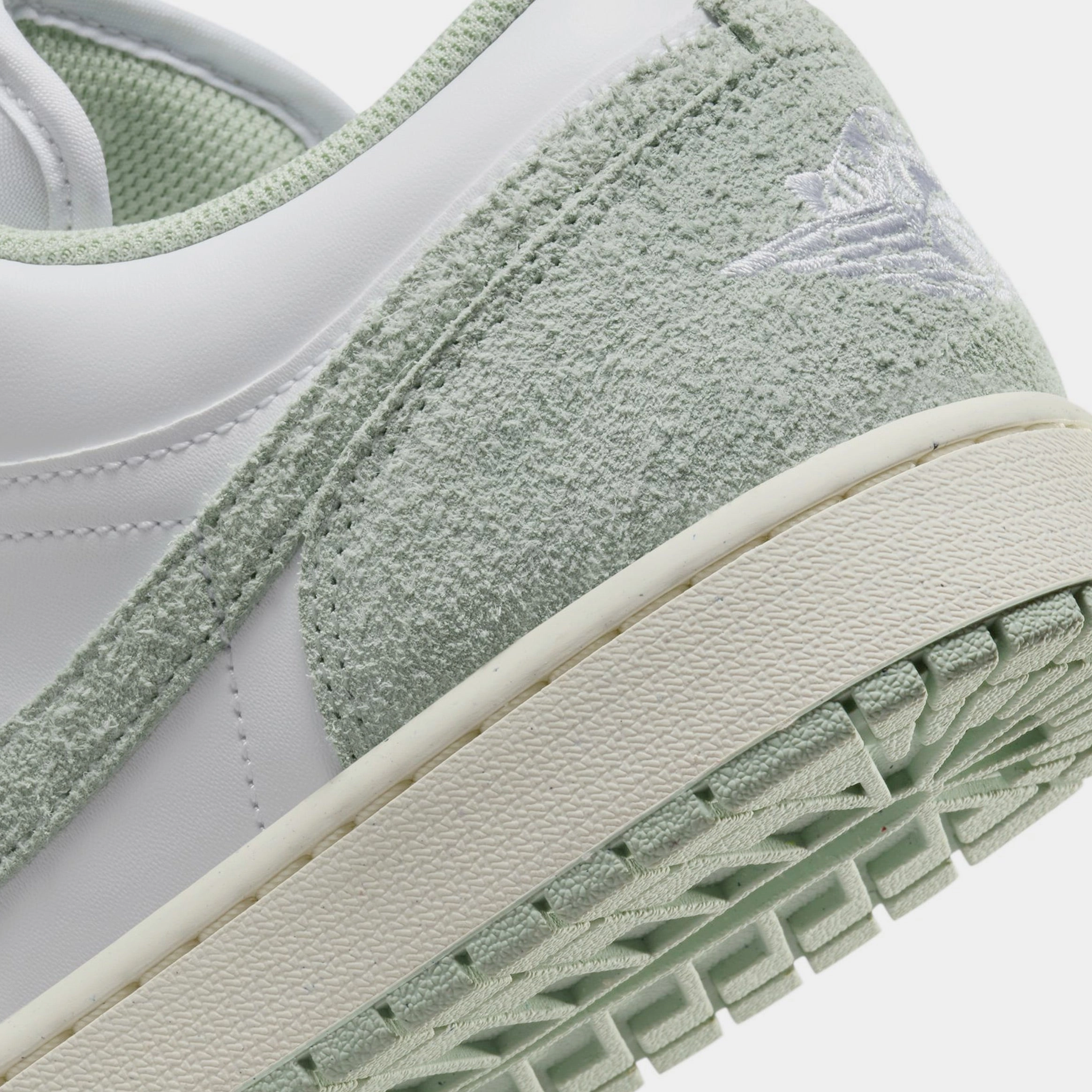 Air Jordan 1 Low SE Mens Lifestyle Shoes (White/Seafoam/Sail) Air Jordan 1 original design shoes