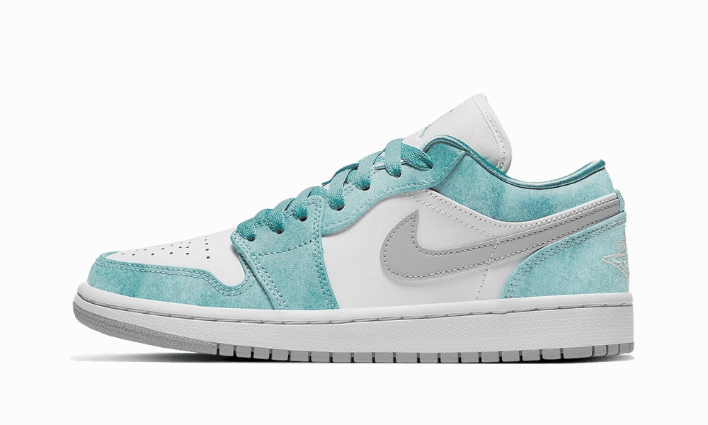 Air Jordan 1 Low SE New Emerald Air Jordan 1 Low shoes with sleek lifestyle appeal