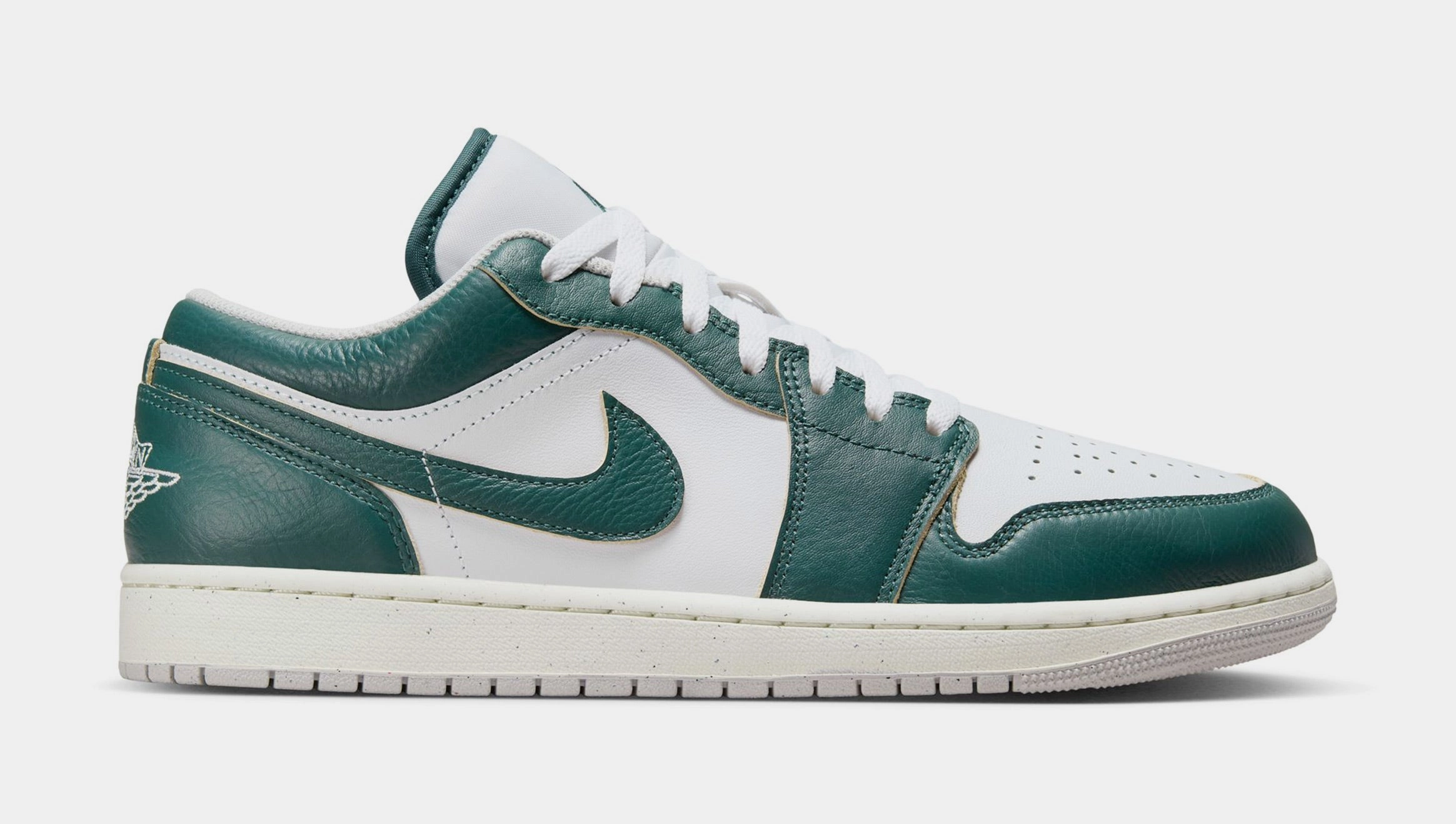 Air Jordan 1 Low SE Oxidized Green Mens Lifestyle Shoes (Oxidized Green/White/Sail/Neutral Grey) Air Jordan 1 classic shoes for streetwear looks