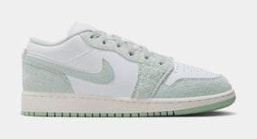 Air Jordan 1 Low SE Seafoam Grade School Lifestyle Shoes (White/Seafoam/Sail) Air Jordan 1 classic shoes for streetwear looks