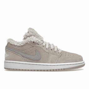 Air Jordan 1 Low SE Sherpa Fleece Air Jordan 1 Low shoes with sleek lifestyle appeal