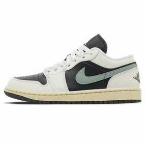 Air Jordan 1 Low Wmns 'Jade Smoke' Air Jordan 1 sneakers with heritage court style