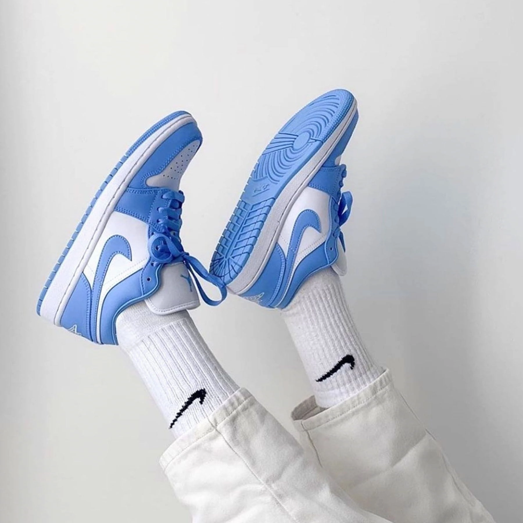 Air Jordan 1 Low Wmns 'UNC' Air Jordan 1 Low lifestyle shoes