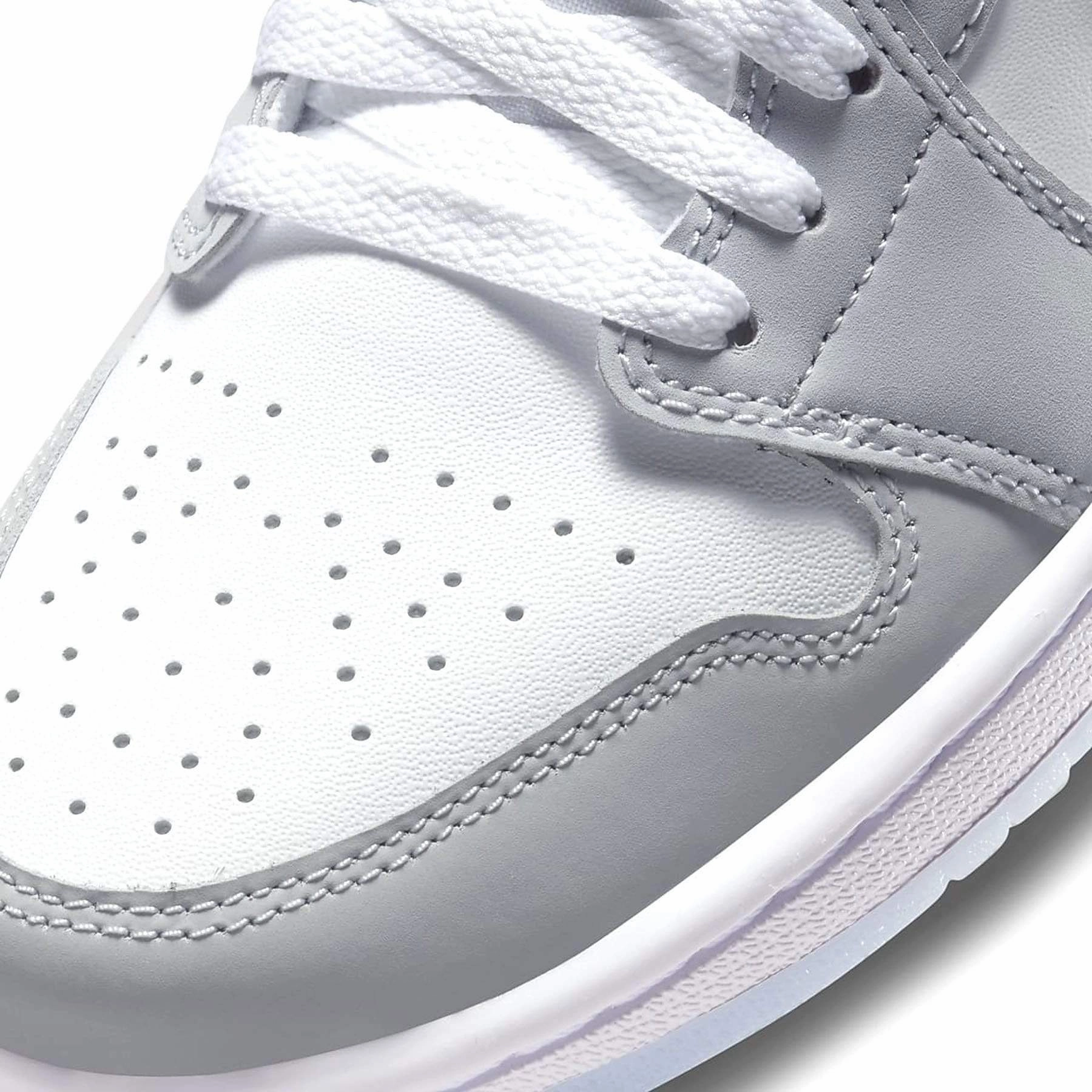 Air Jordan 1 Low Wmns 'White Wolf Grey' Air Jordan 1 vintage style sneakers