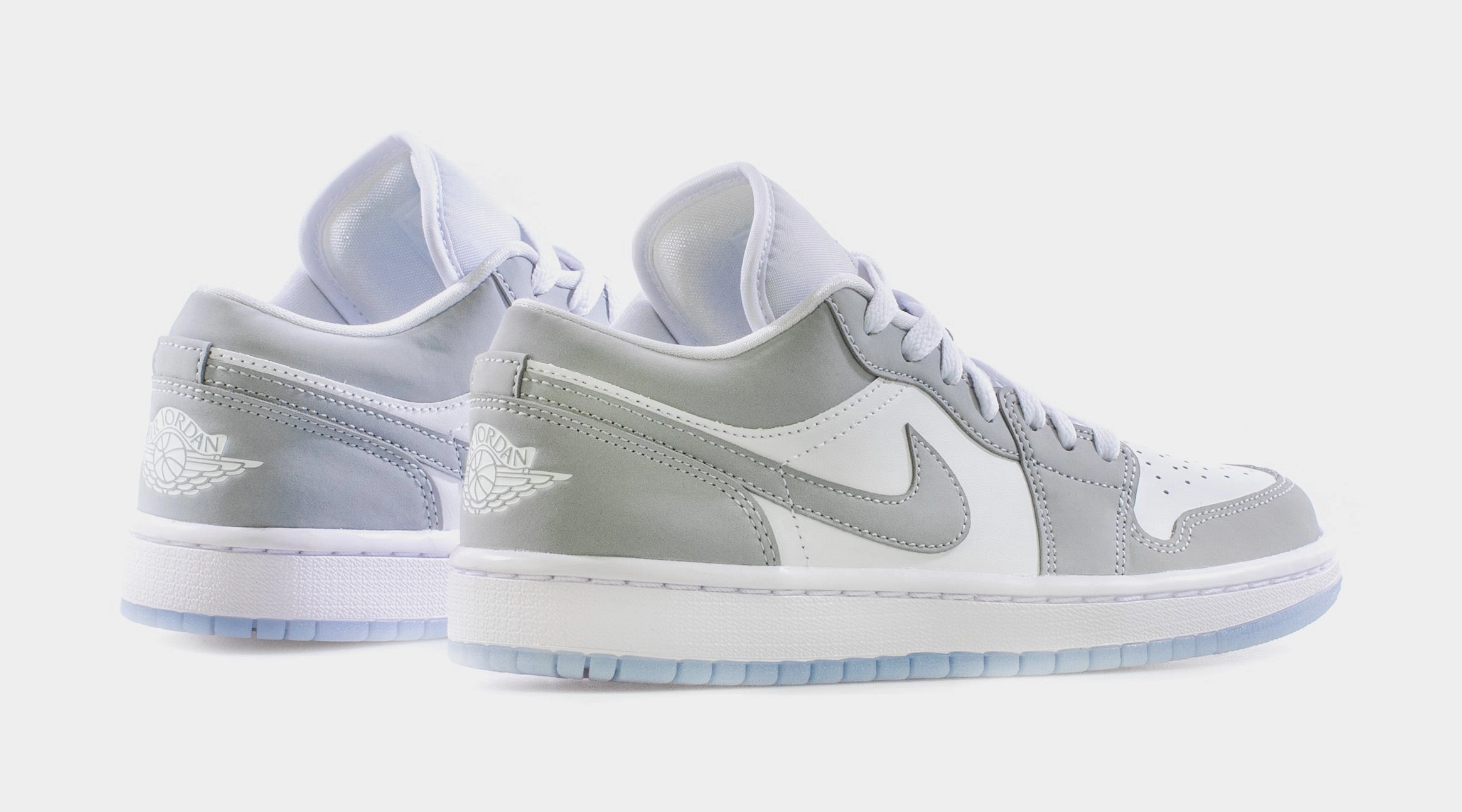 Air Jordan 1 Low Wolf Grey Womens Lifestyle Shoes (Grey/White) Air Jordan 1 original design shoes
