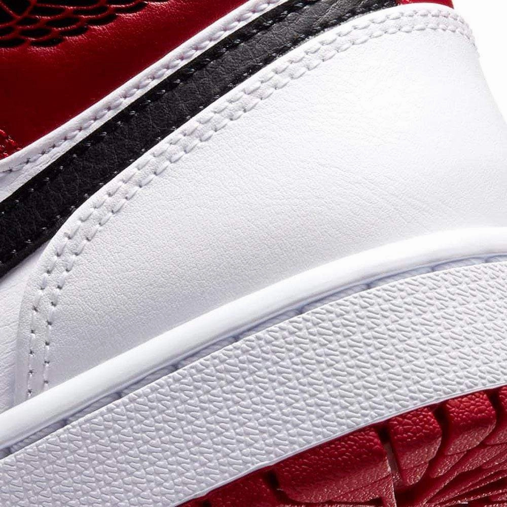 Air Jordan 1 Mid 'Chicago' 2020 Air Jordan 1 vintage style sneakers