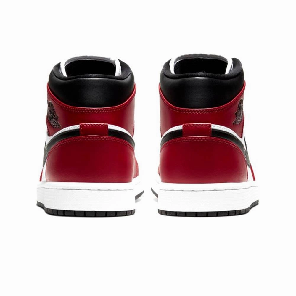 Air Jordan 1 Mid 'Chicago Black Toe' Air Jordan 1 vintage style sneakers