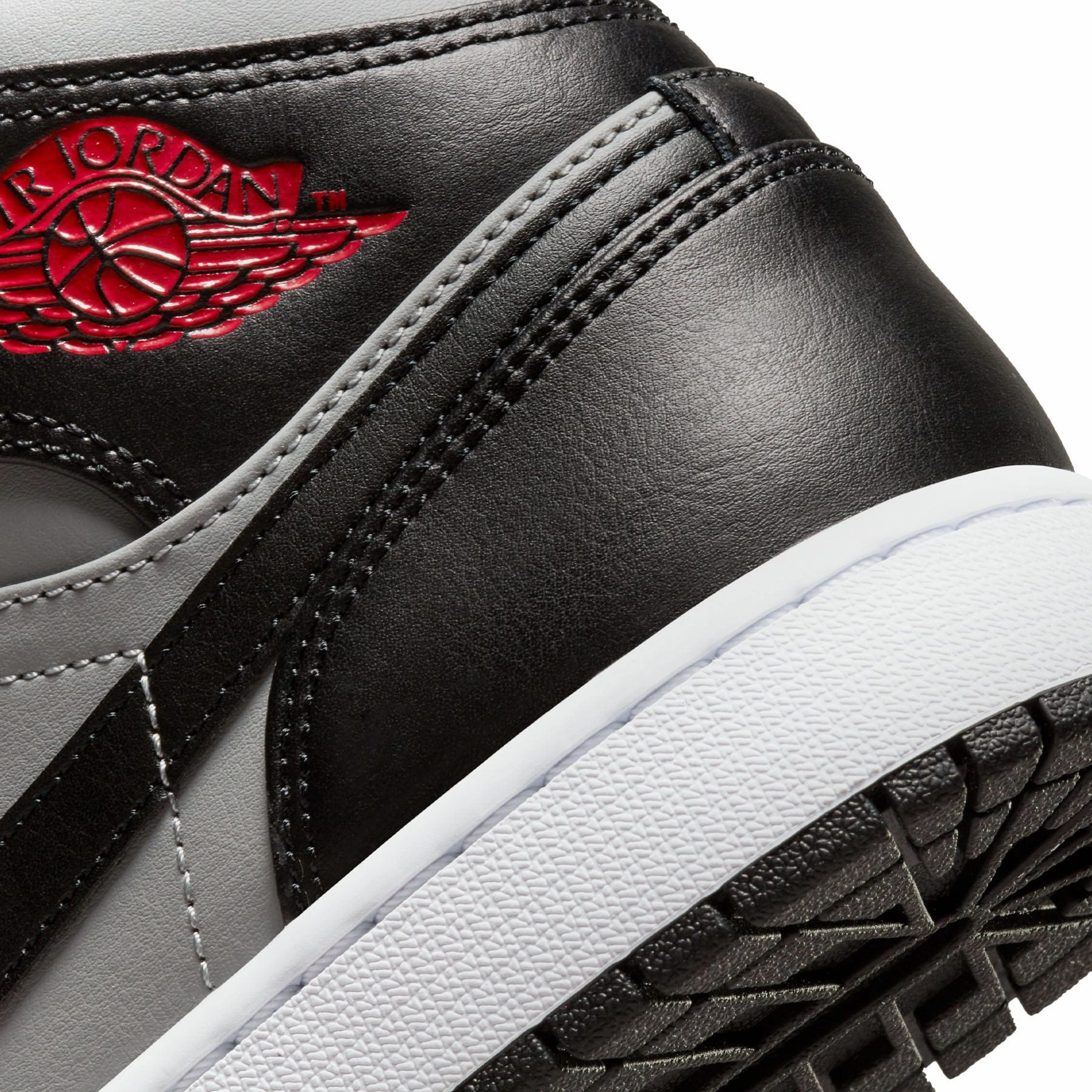 Air Jordan 1 Mid 'Shadow' Air Jordan 1 vintage style sneakers