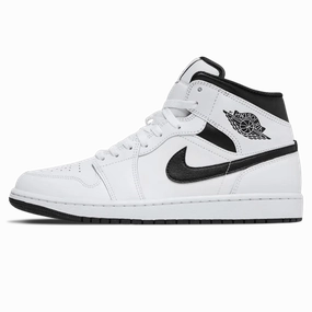 Air Jordan 1 Mid 'White Black' Air Jordan 1 sneakers with heritage court style